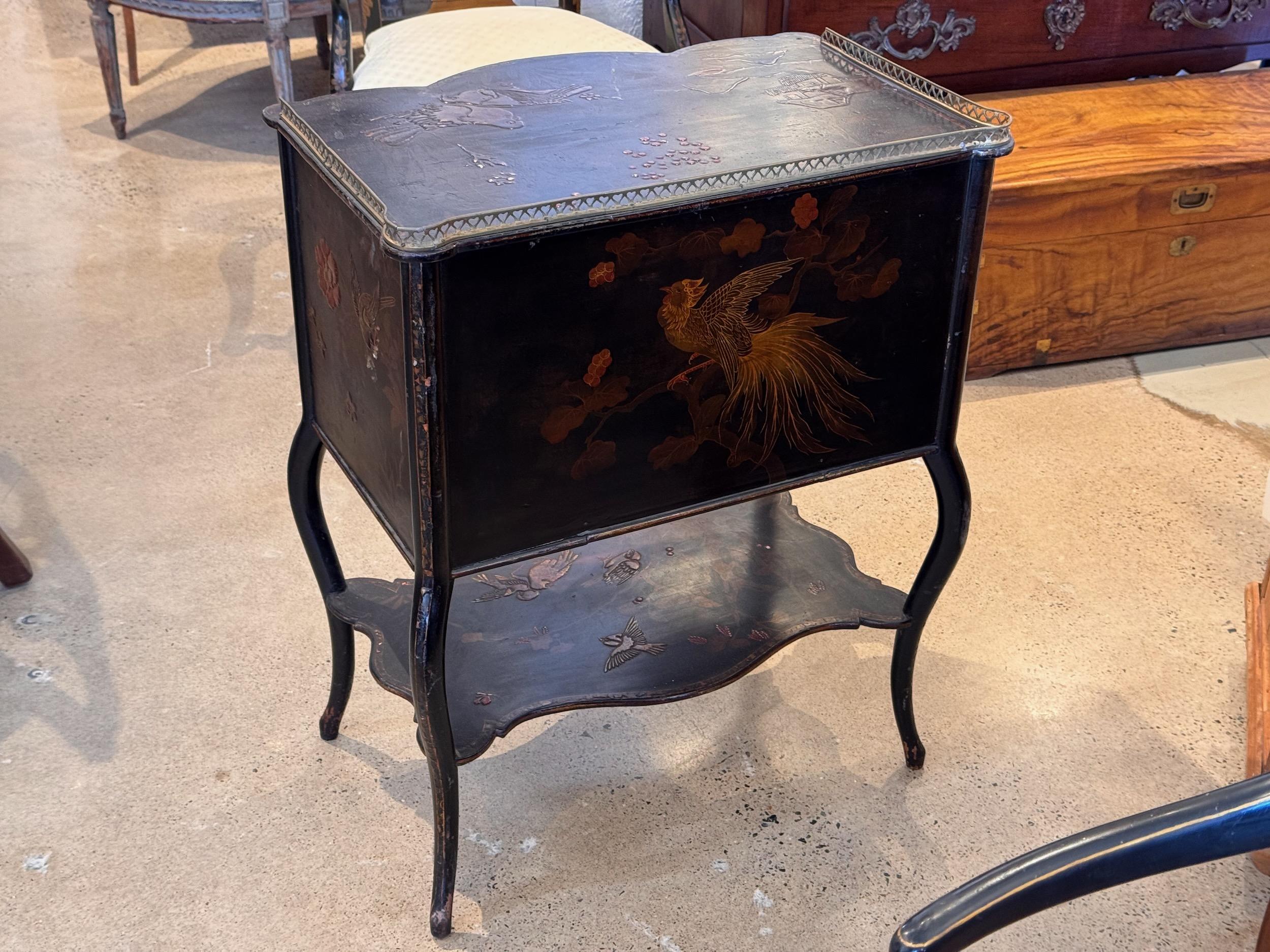 Cabinet Chinoiserie des années 1920 en vente 4