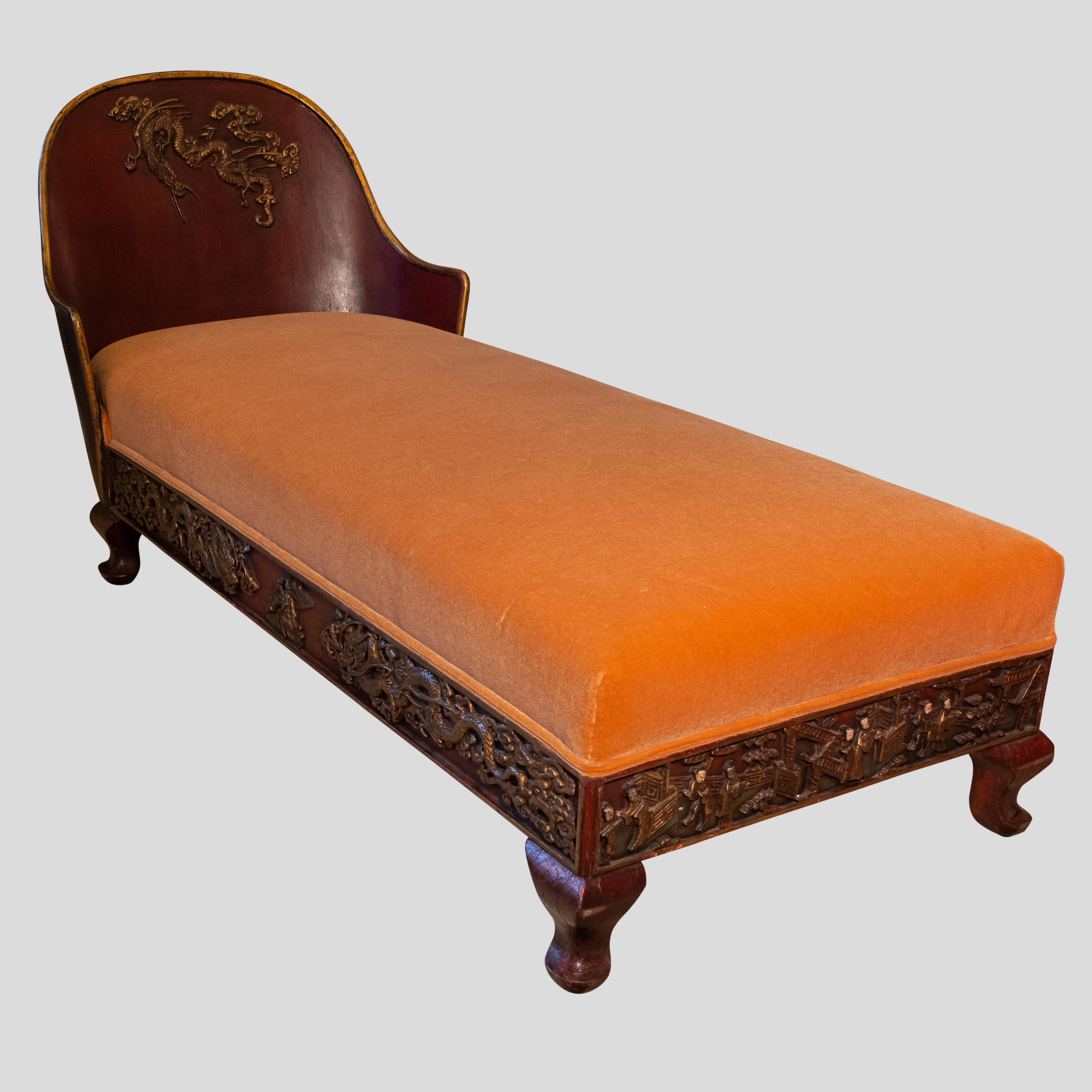 1920s Chinoiserie Daybed French Original Dark Red Lacquer Gilt on Carved Wood 3