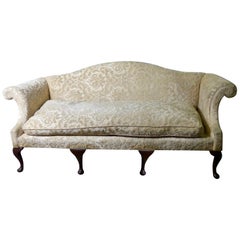 1920er Chippendale Revival Camel-Back Sofa aus geschnittenem Samt