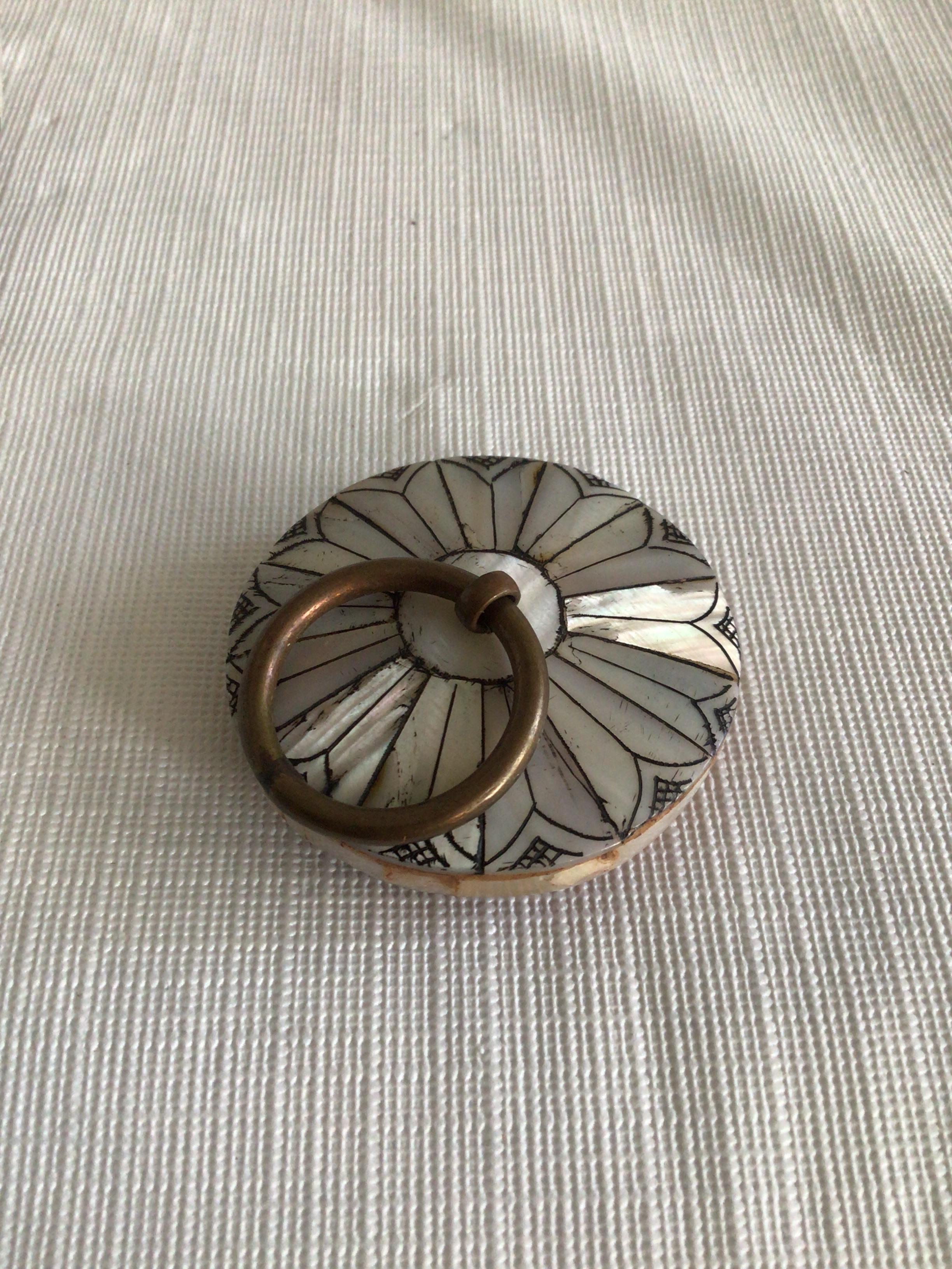 1920s Circular Mother of Pearl Box For Sale 3
