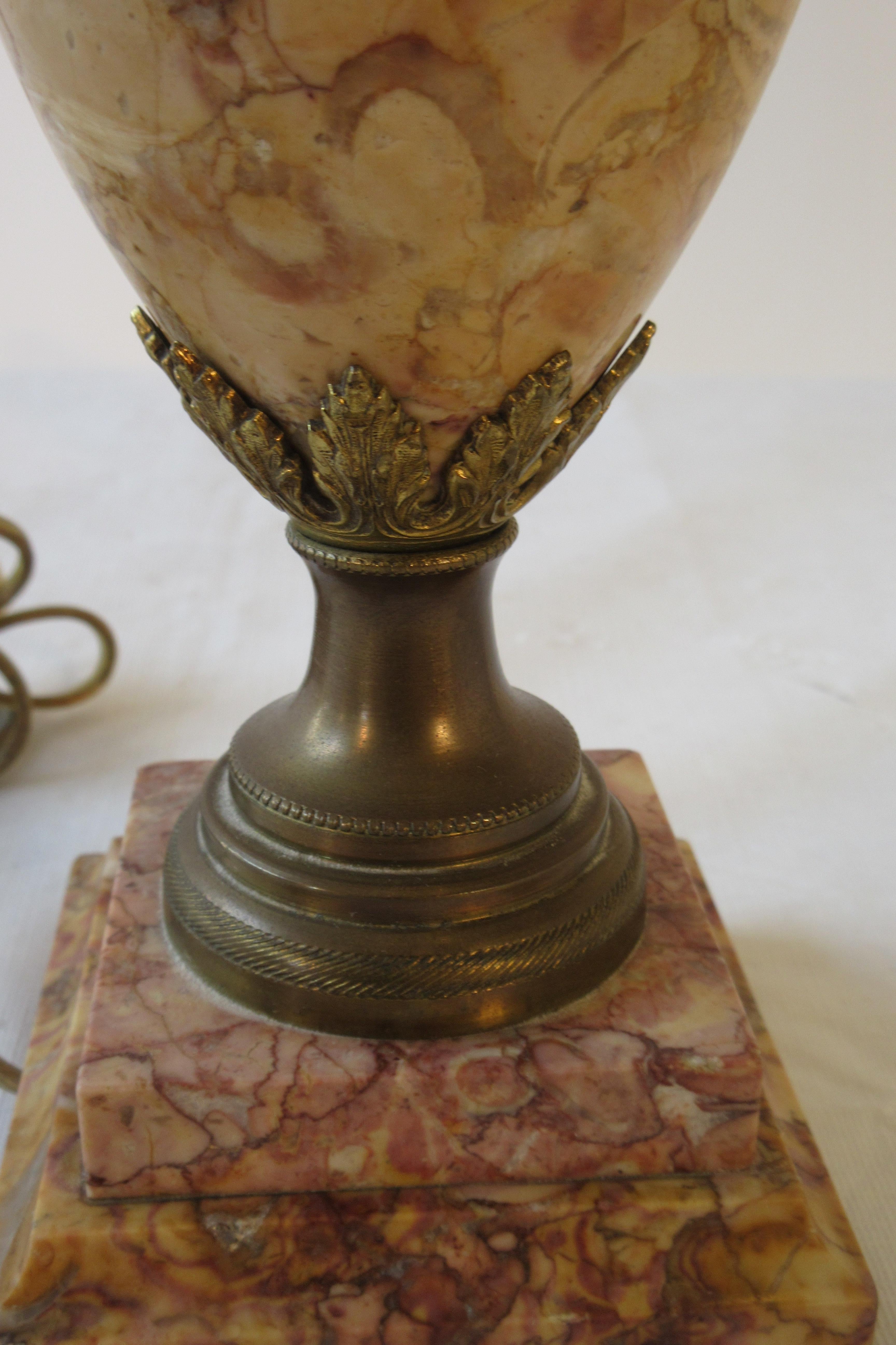 1920s Classical Marble Lamp with Brass Accents For Sale 3
