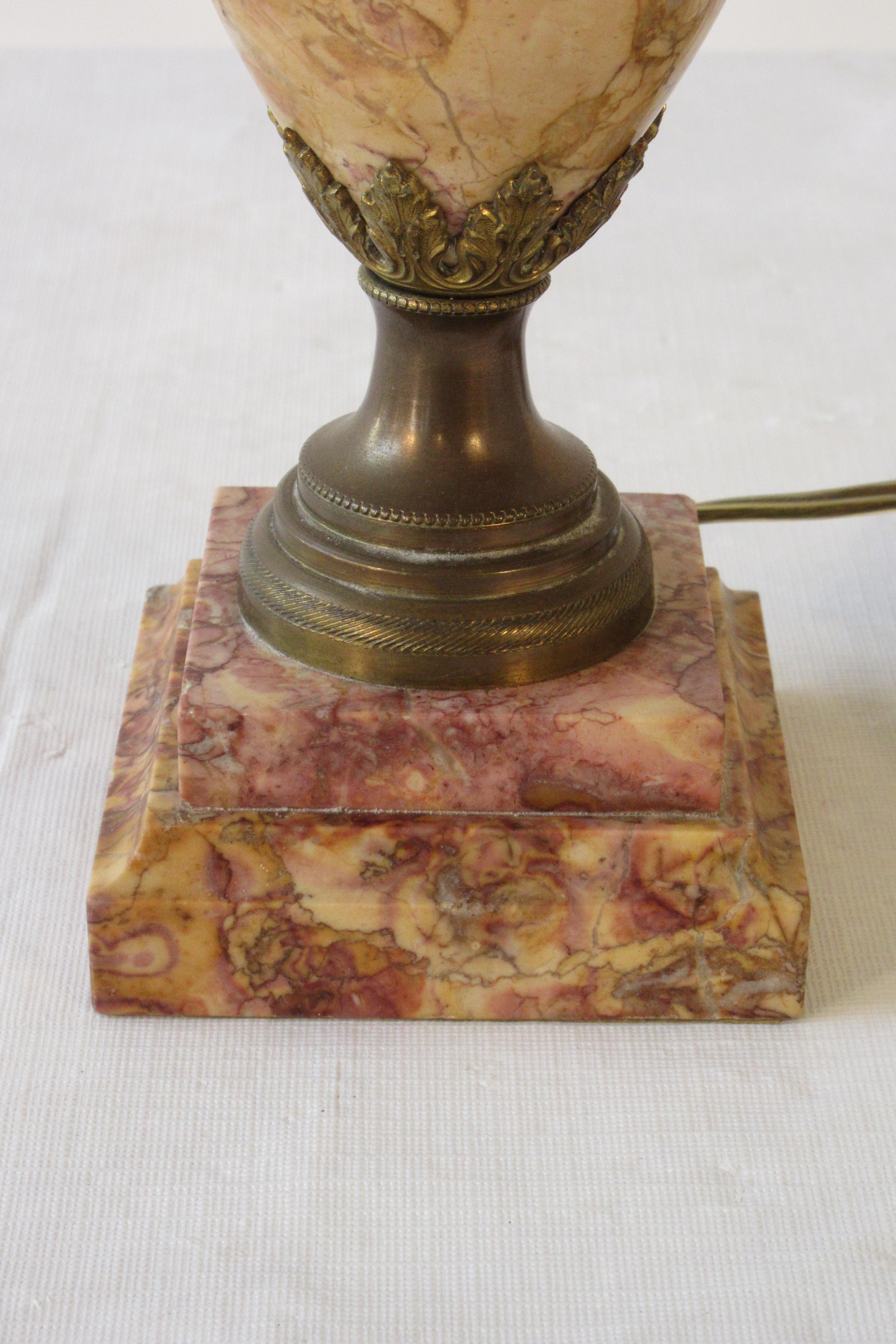 1920s Classical Marble Lamp with Brass Accents For Sale 4