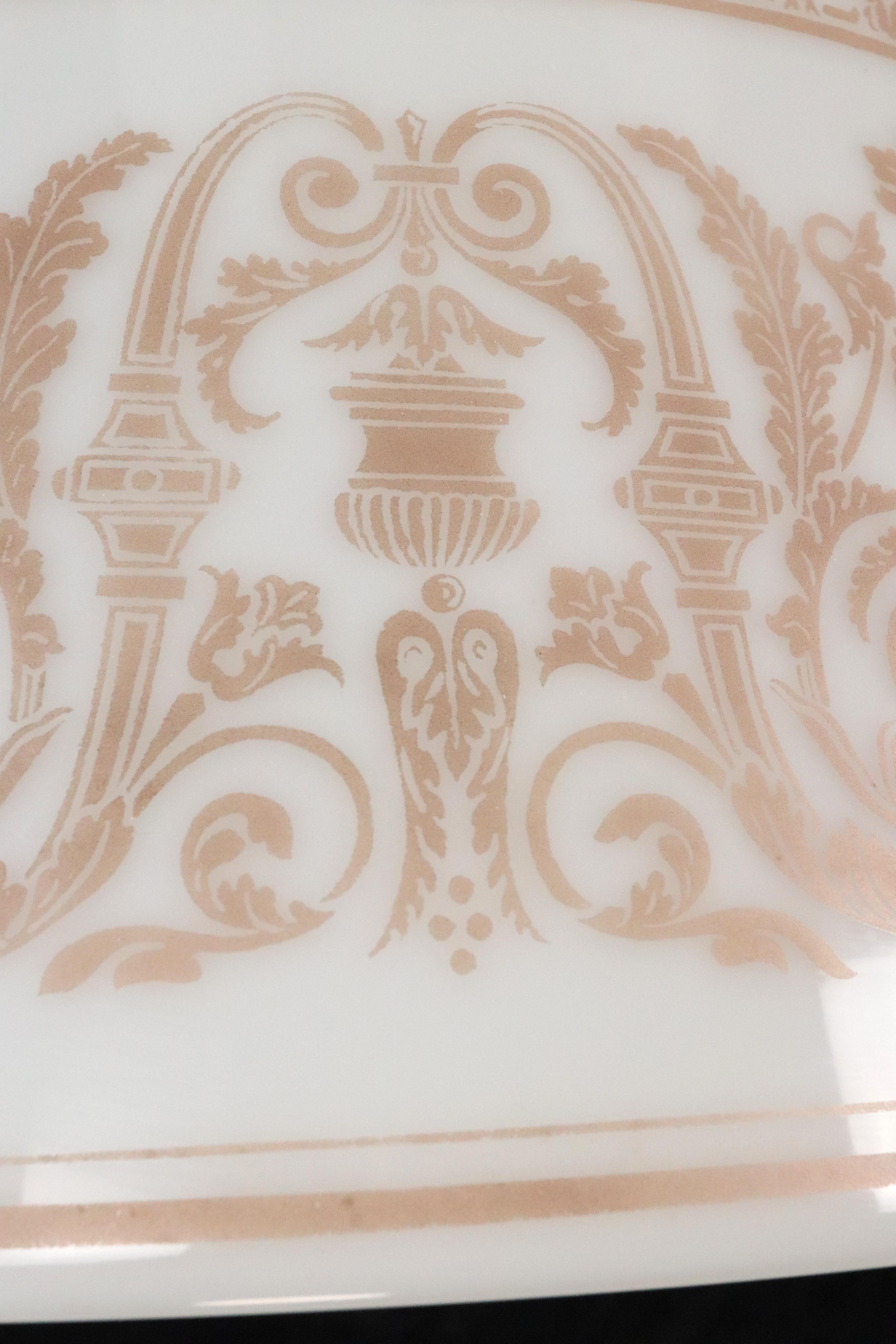 Lampe pendante tambour en verre au lait avec pochoirs, années 1920 en vente 6