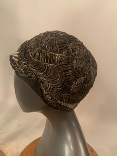 Cloche-Hut aus den 1920er Jahren mit Metallic-Silber- und Gold-Soutache-Besatz