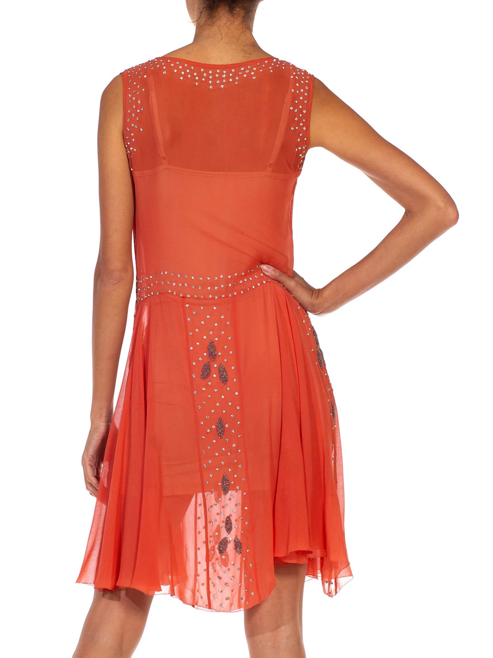 1920S Coral Silk Chiffon Crystal Beaded Flapper Cocktail Dress For Sale 2