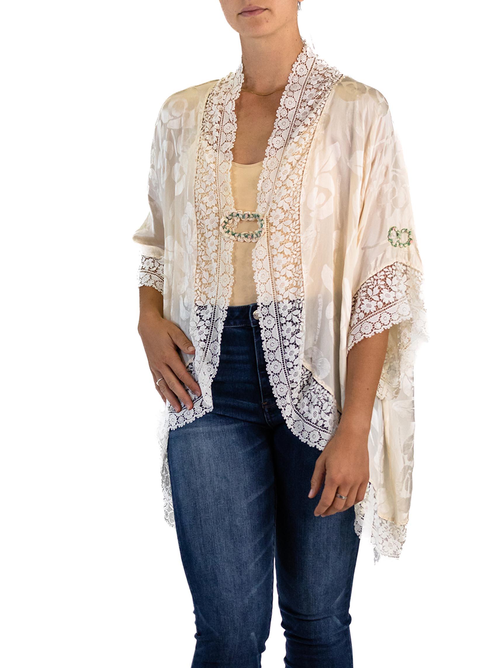 Women's 1920S Cream Floral Silk Jacquard Bed Jacket With Antique Lace For Sale