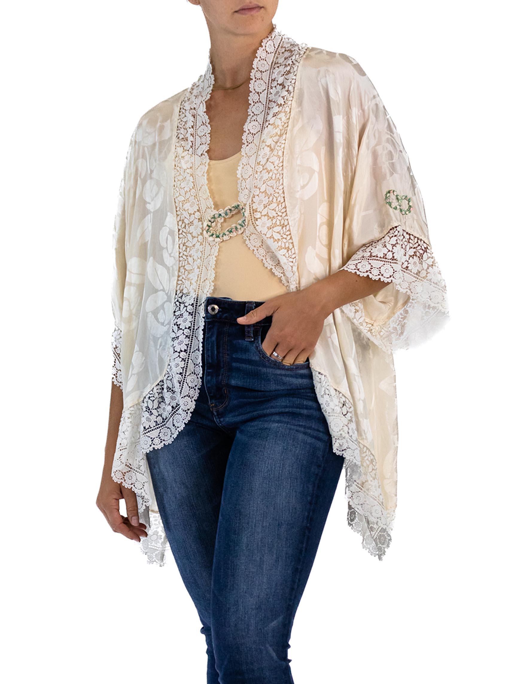 1920S Cream Floral Silk Jacquard Bed Jacket With Antique Lace For Sale 1