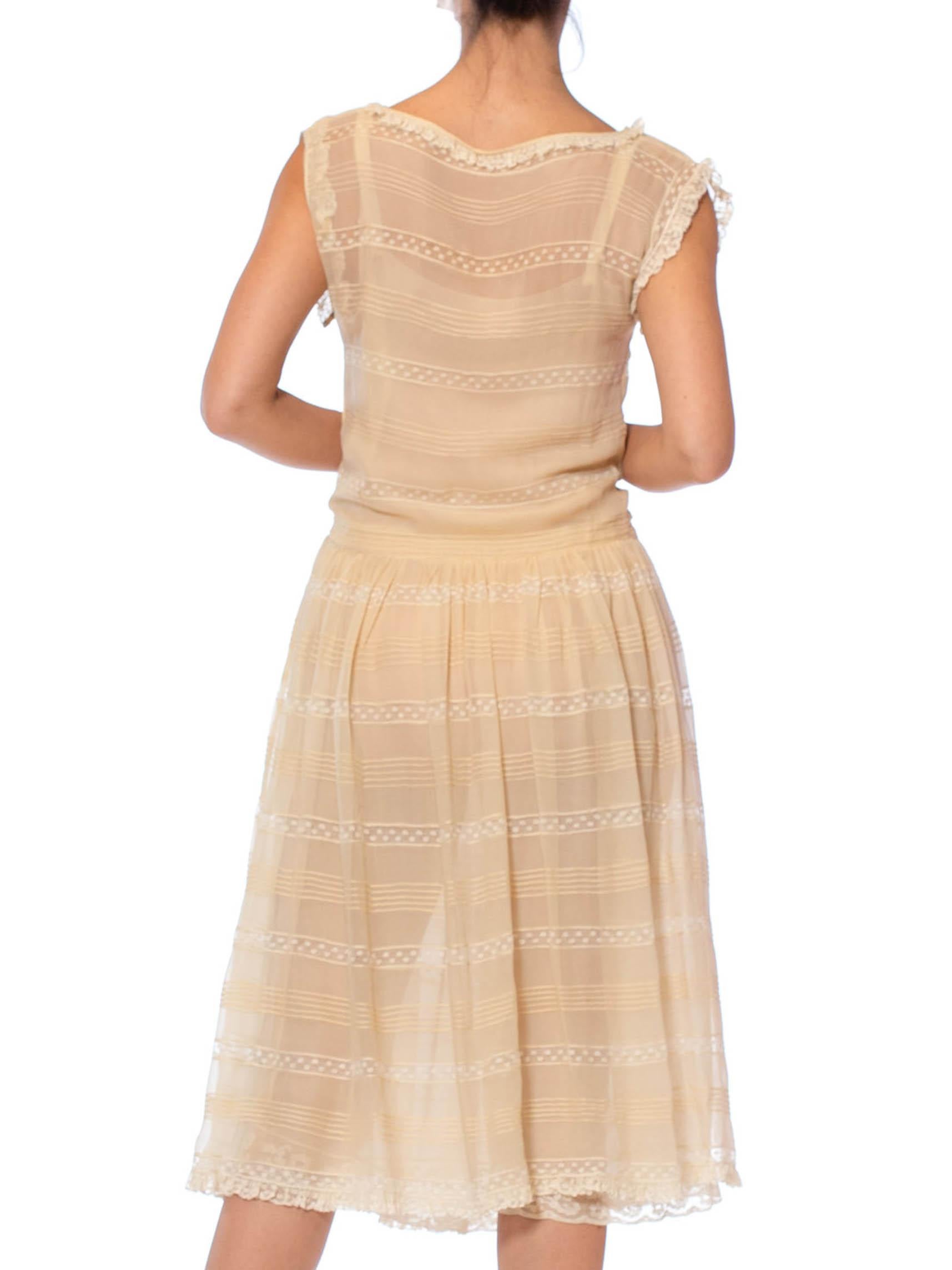 1920S Cream Silk Chiffon & Antique Lace Pintuck Stripe Dress With Little Ruffles For Sale 1