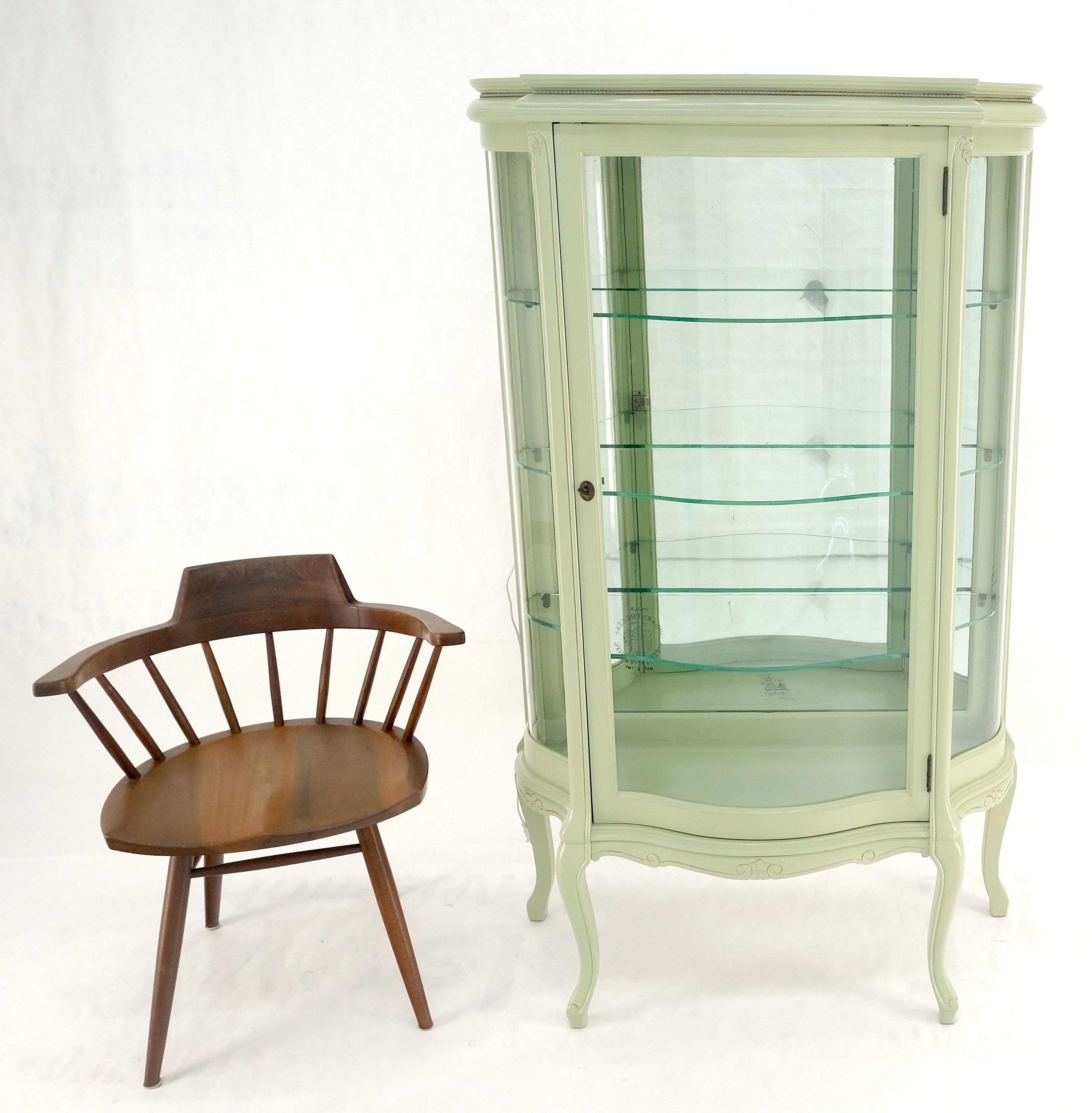 Vitrine en verre incurvée des années 1920, finition laquée ton Olive, MINT ! en vente 2