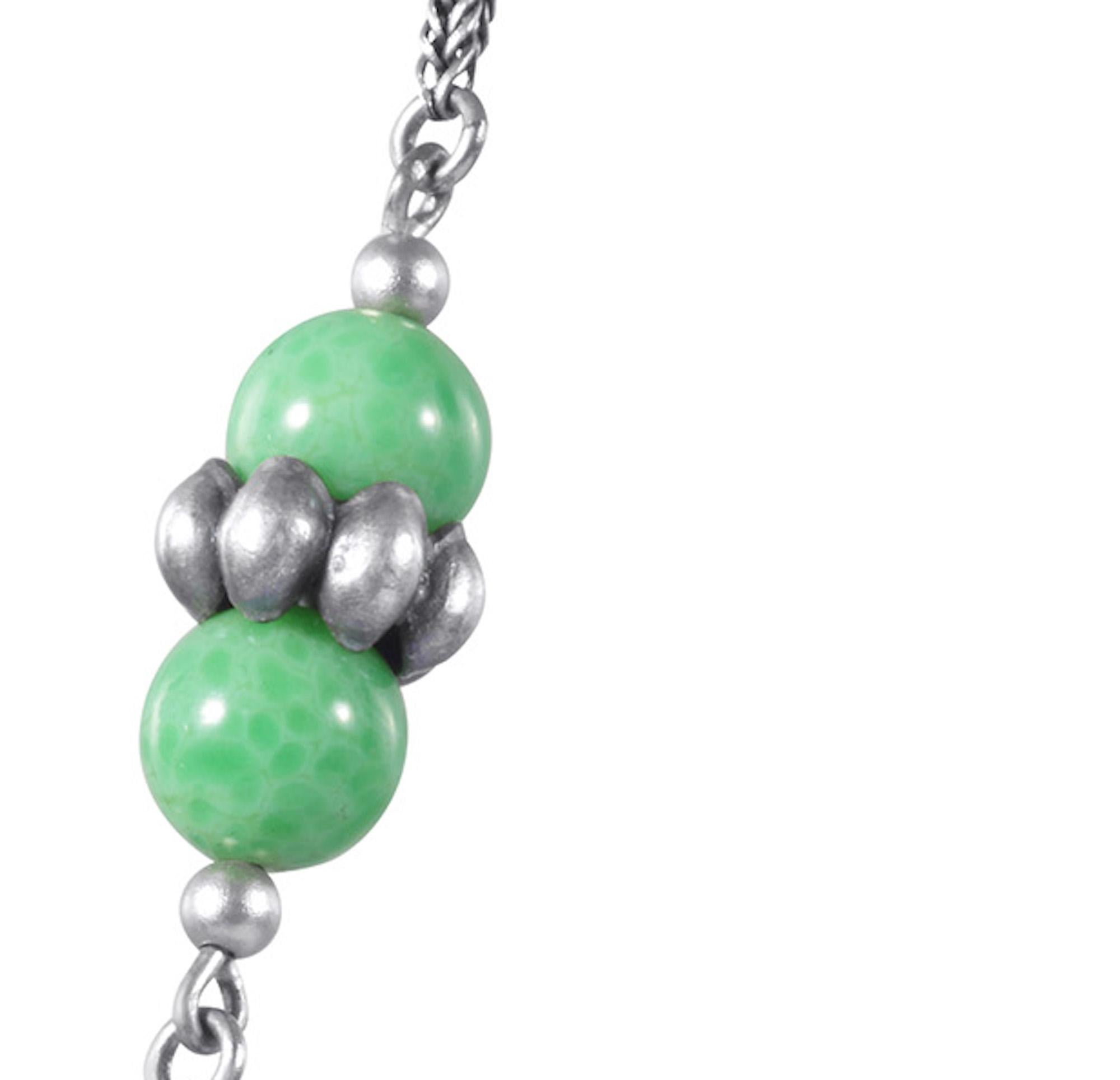 Donna Collana con ciondolo in vetro di Pechino in argento Art Nouveau ceco del 1920 in vendita