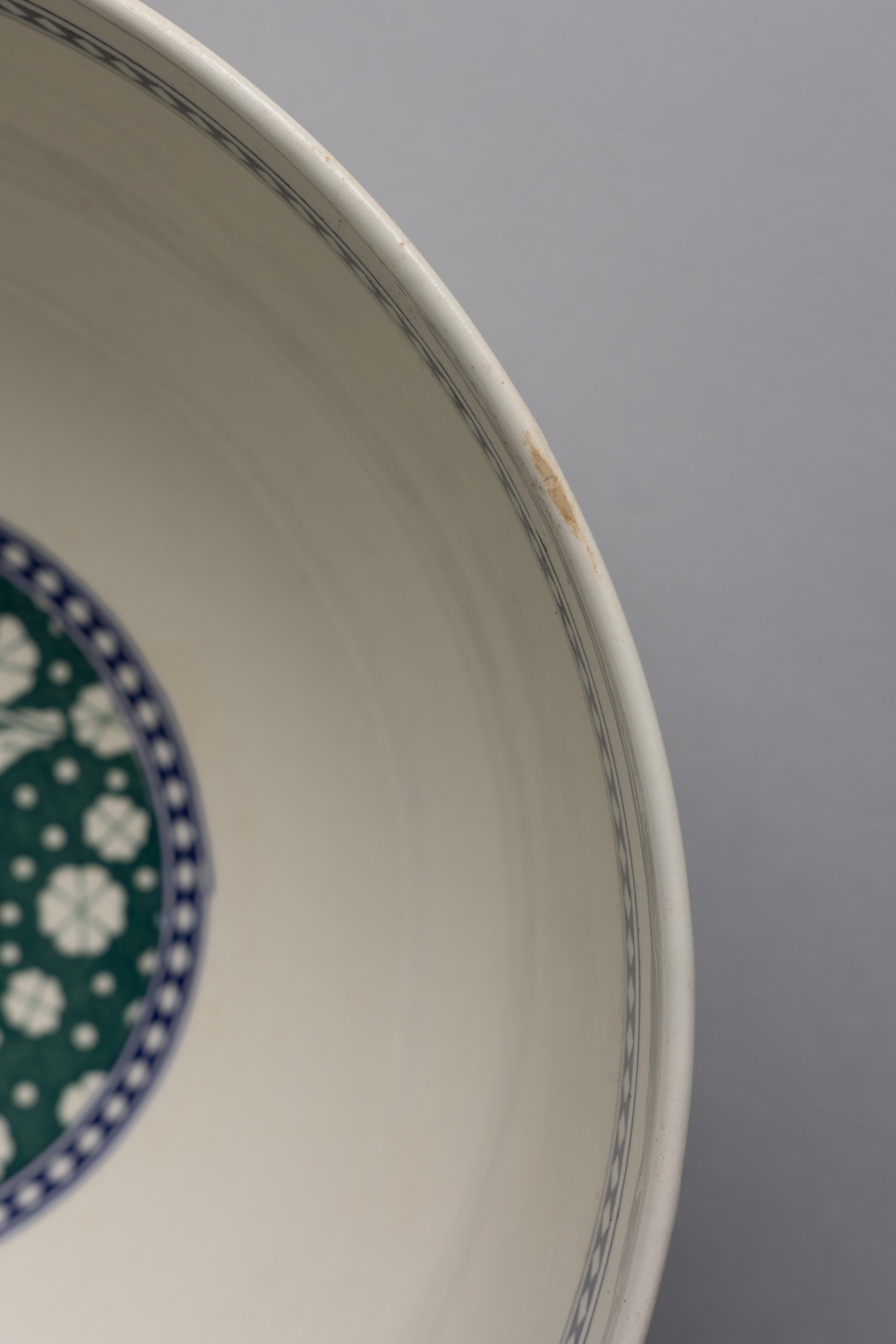 Ceramic 1920s Daisy Makeig-Jones Wedgwood Creamware Bowl For Sale