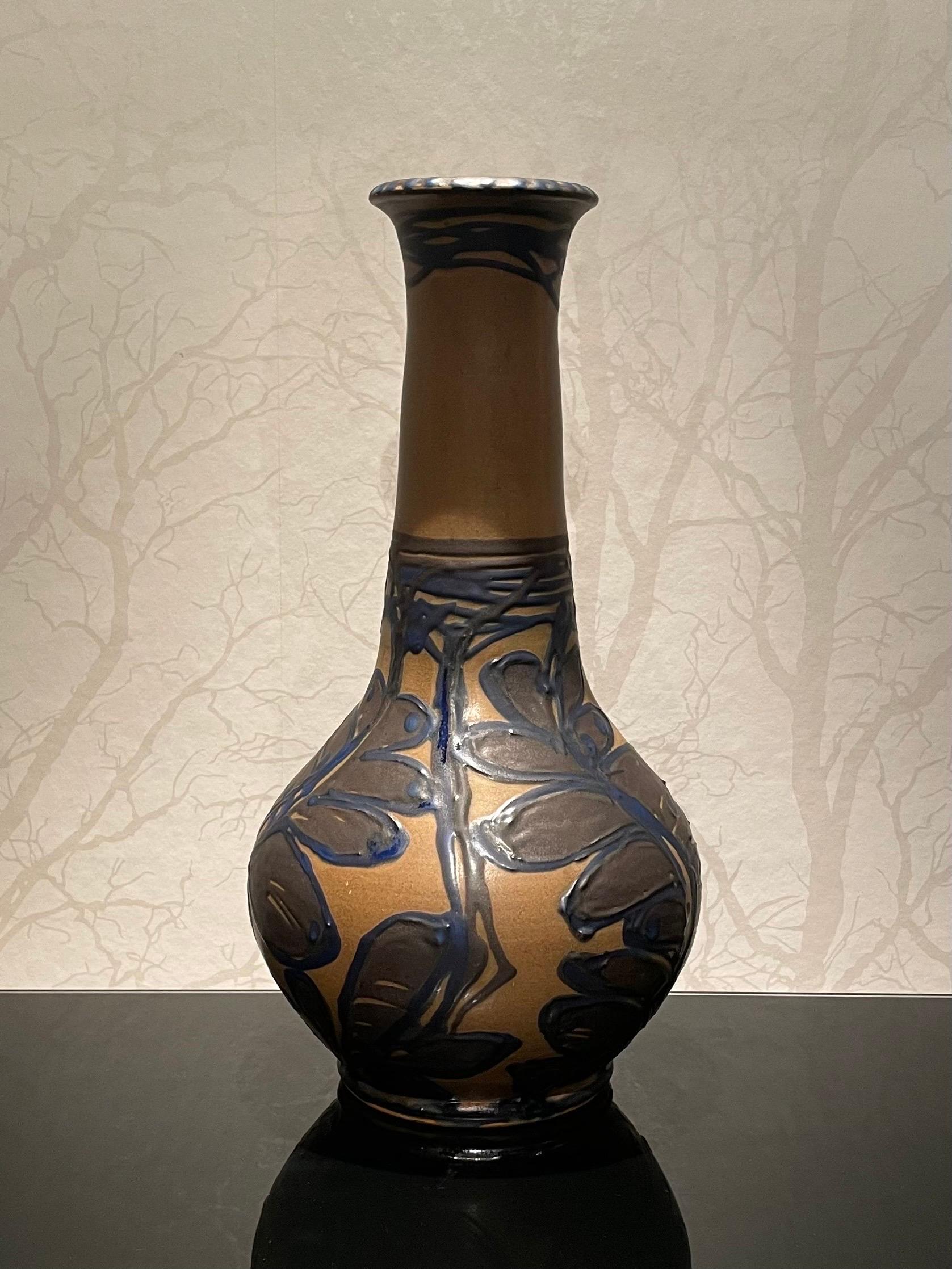 Danese Vaso da terra in ceramica danese degli anni '20 di Herman A. Kähler in vendita