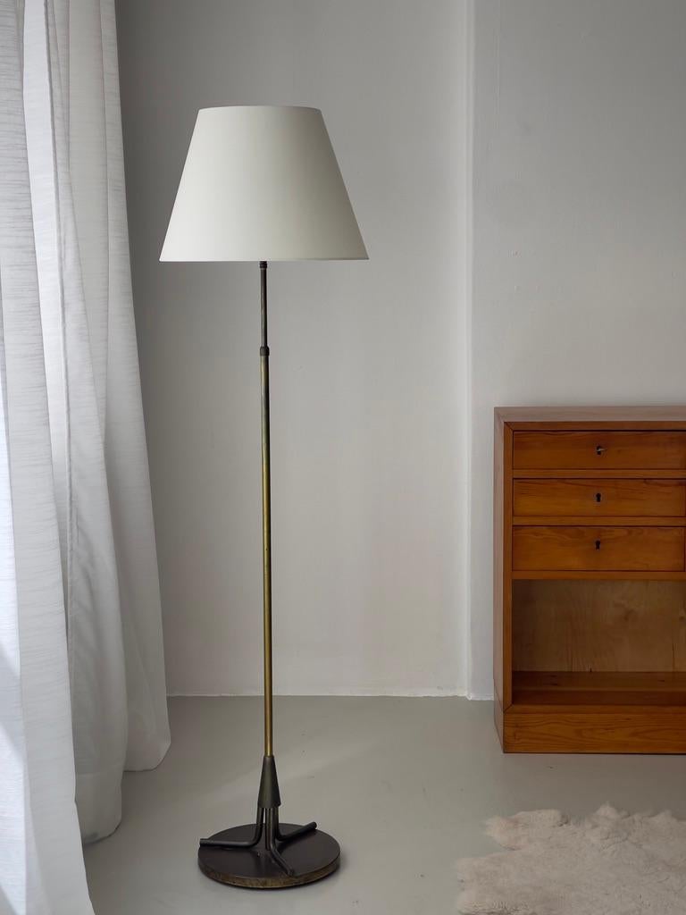 Rare lampadaire Art déco danois des années 1920 en élégant bronze patiné par Ernst Voss en vente 9