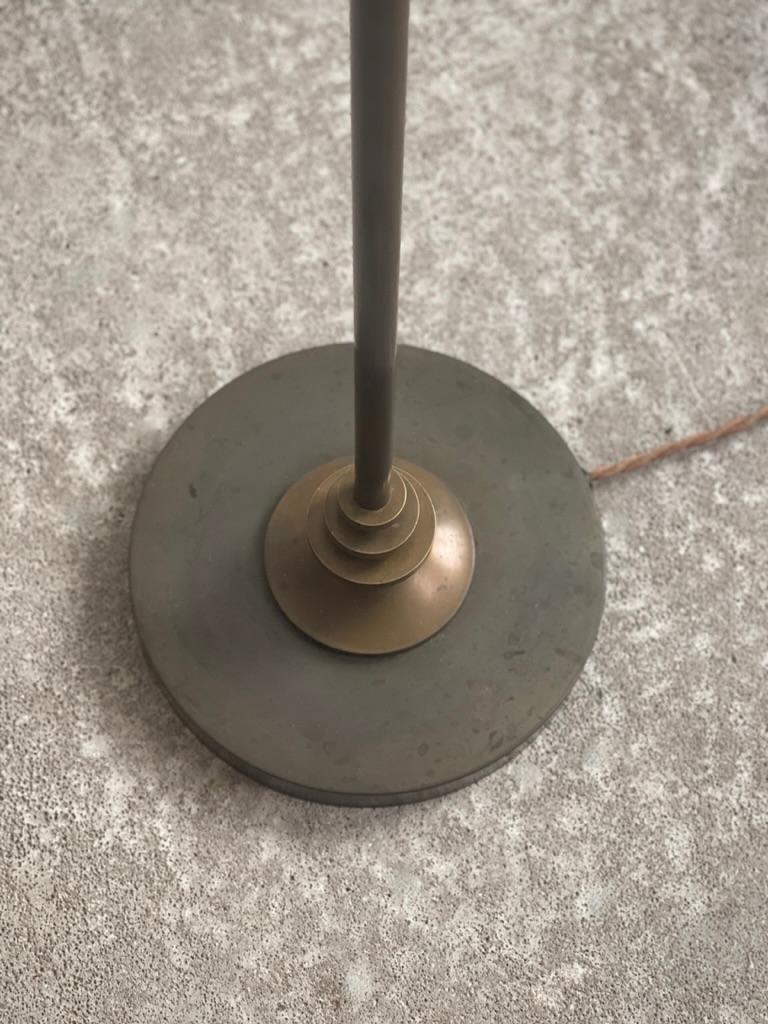 1920s Danish art deco floor lamp in solid patinated bronze and linen lamp shade For Sale 12