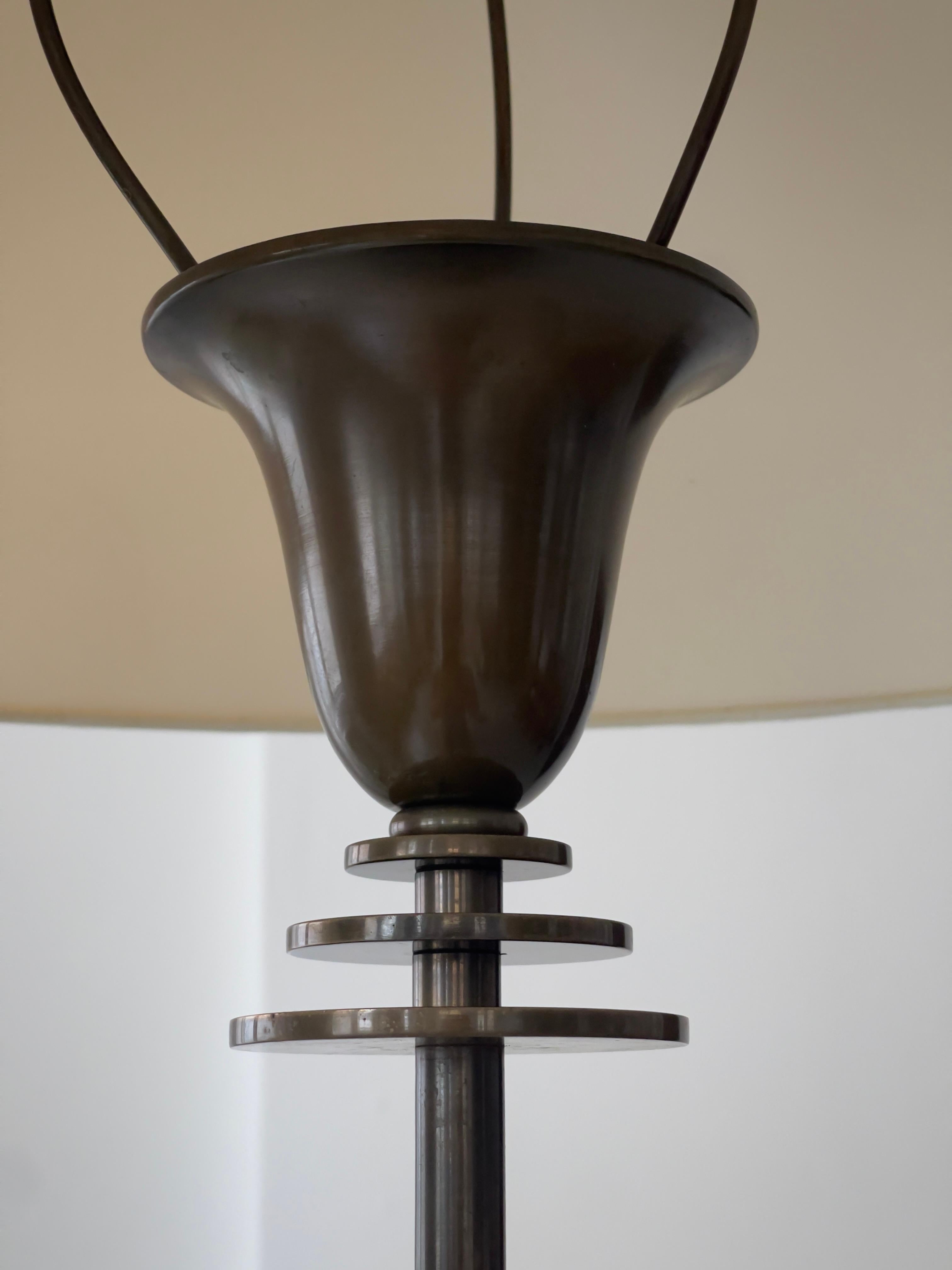 1920s Danish Art Deco floor lamp in solid bronze. Just Andersen style metal work For Sale 2