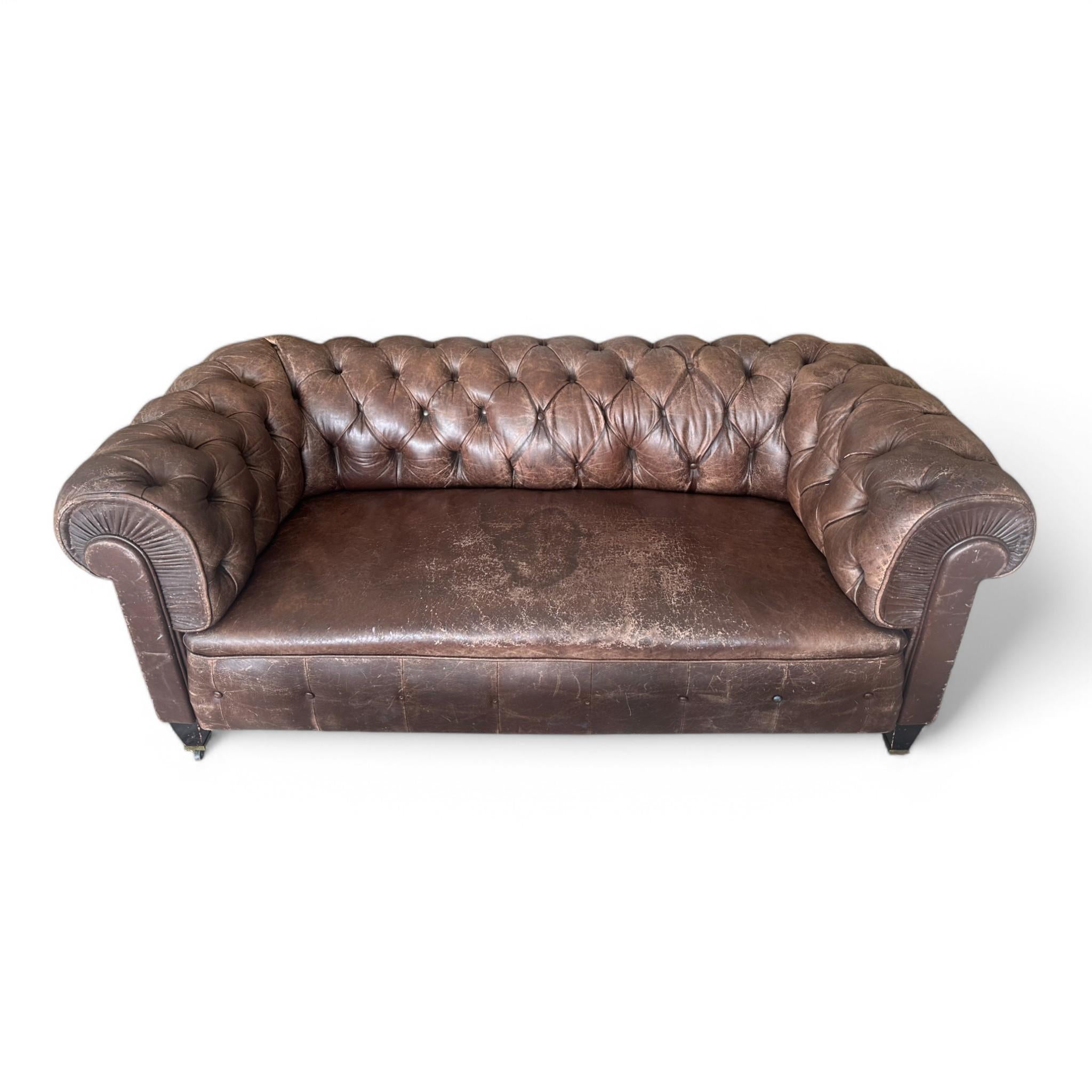 1920er Jahre Dänisches Leder Chesterfield Loveseat im Angebot 2