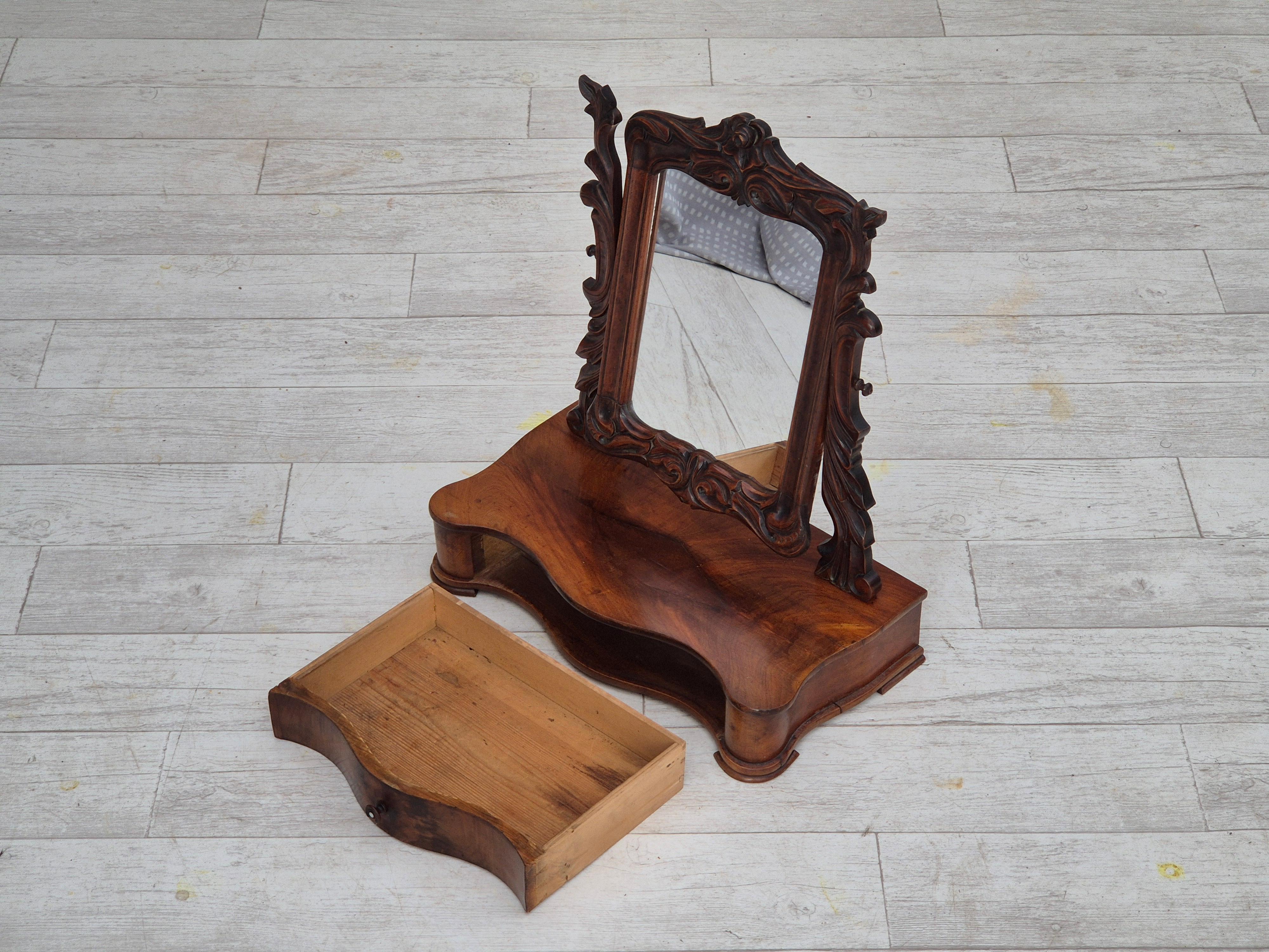 Años 20, espejo de maquillaje vintage danés con almacenaje para joyas, madera de cerezo. Vidrio en venta