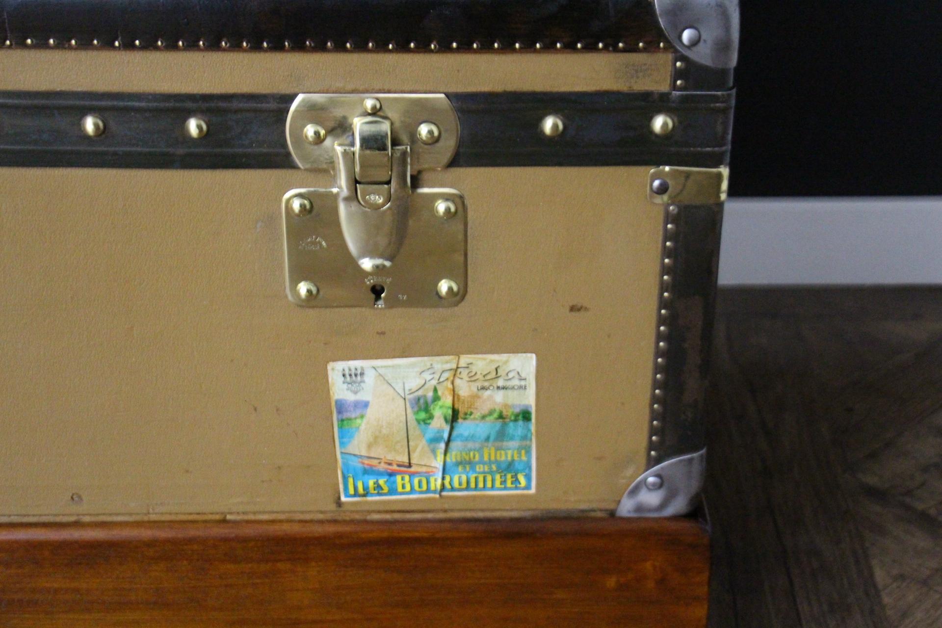 1920s Dark Beige Moynat Steamer Trunk, Moynat Trunk 3