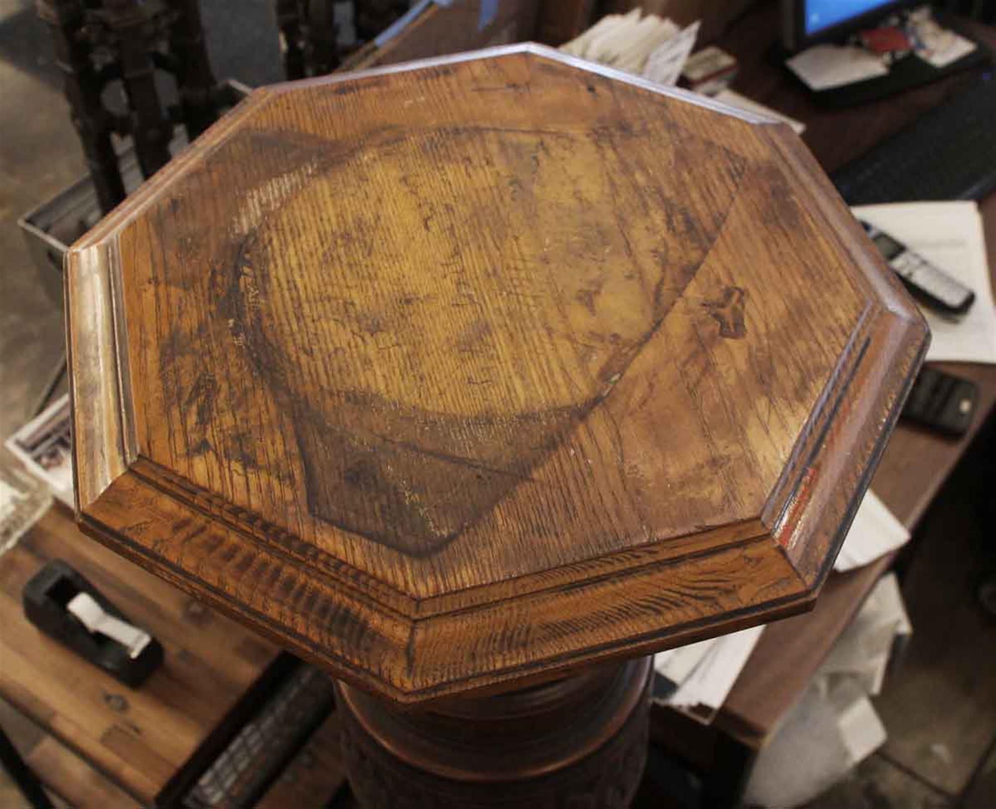 Early 20th Century 1920s Dark Tone Octagonal Oak Pedestal with Pivoting Top