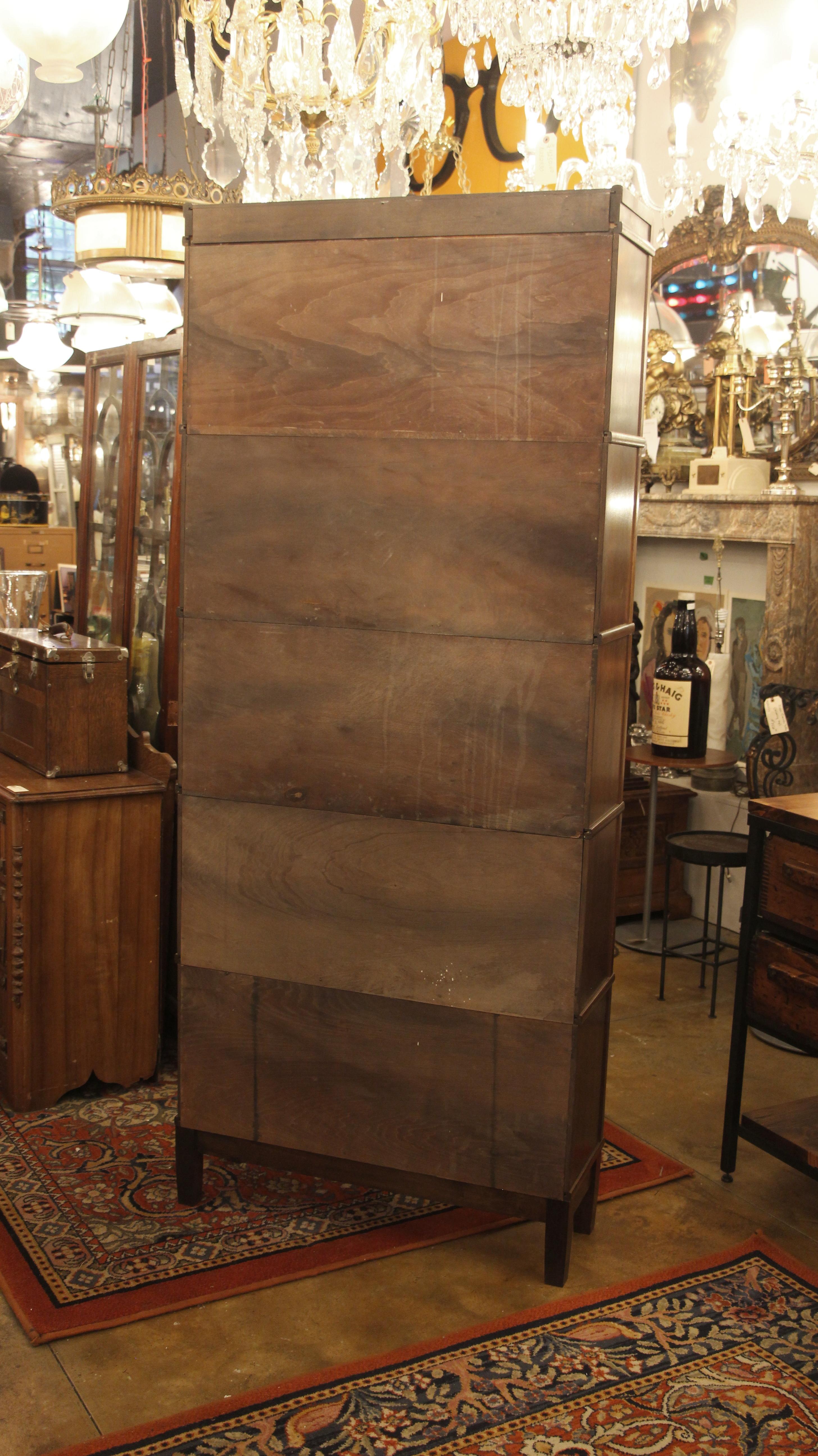 1920s Dark Wood Tone Five-Section Barrister Bookcase with Pull Out Glass Doors In Good Condition In New York, NY
