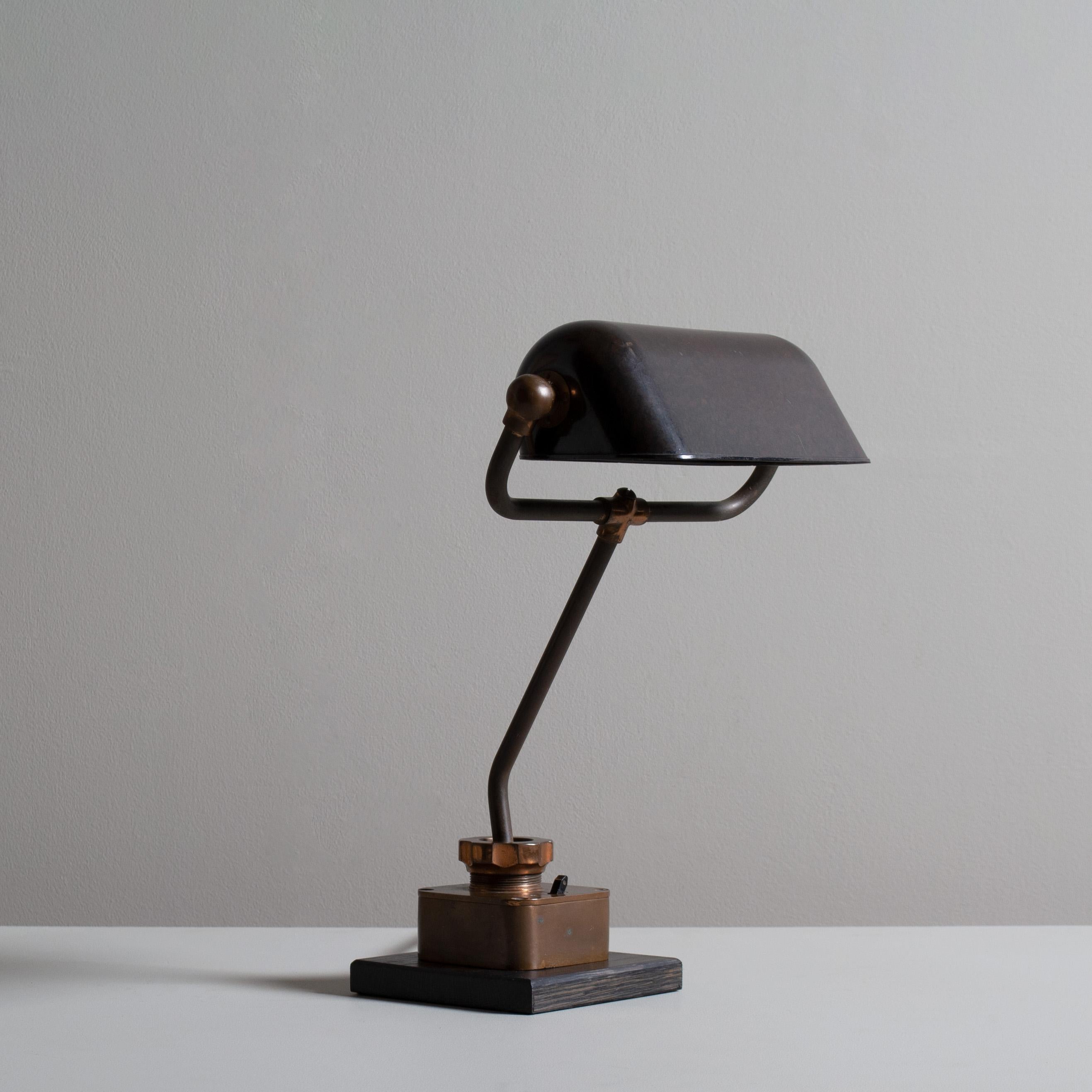 Art Deco 1920's Deco Bakelite Lamp