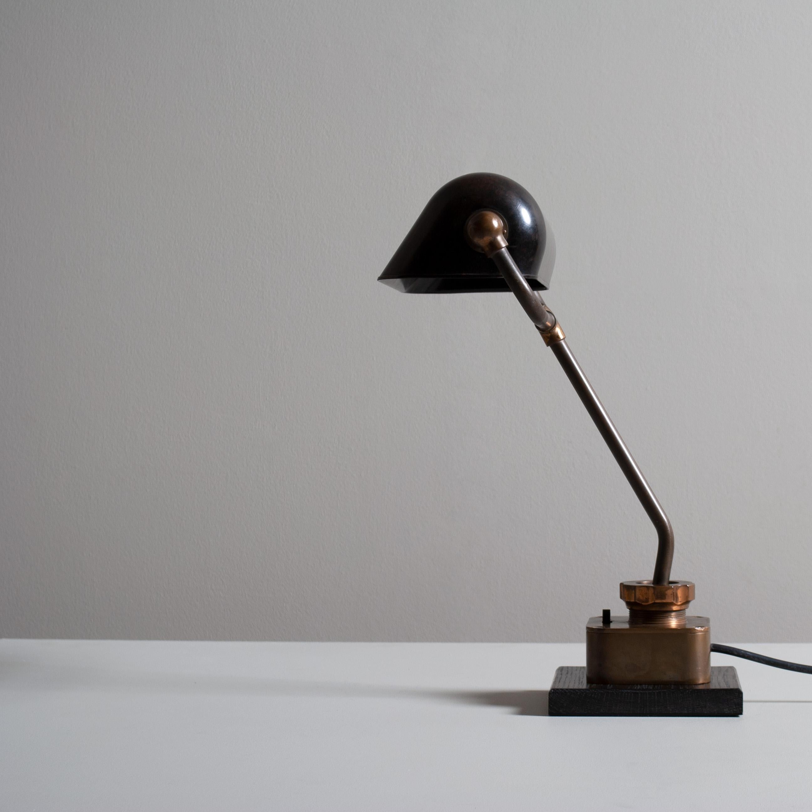 1920's Deco Bakelite Lamp In Good Condition In London, GB