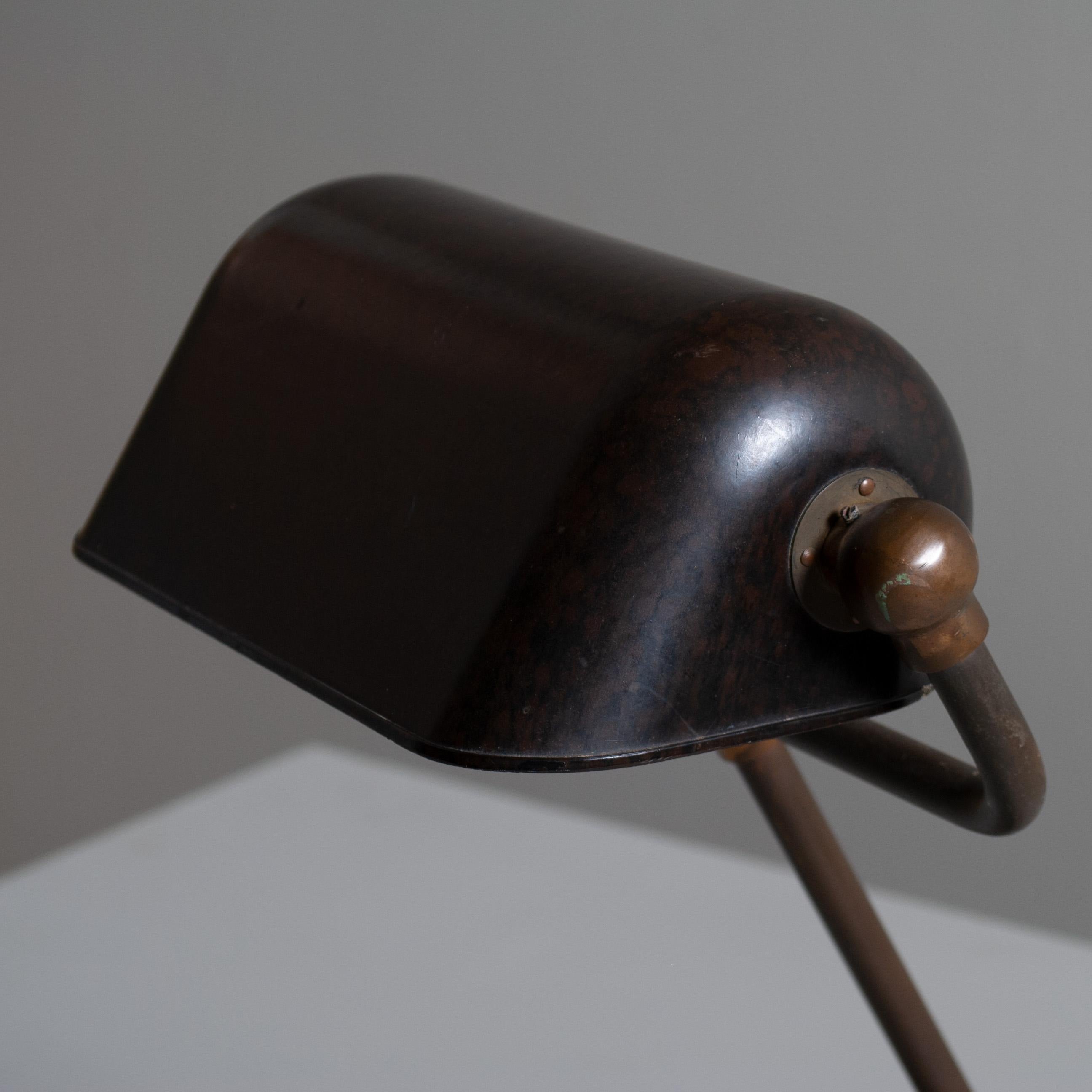 1920's Deco Bakelite Lamp 1