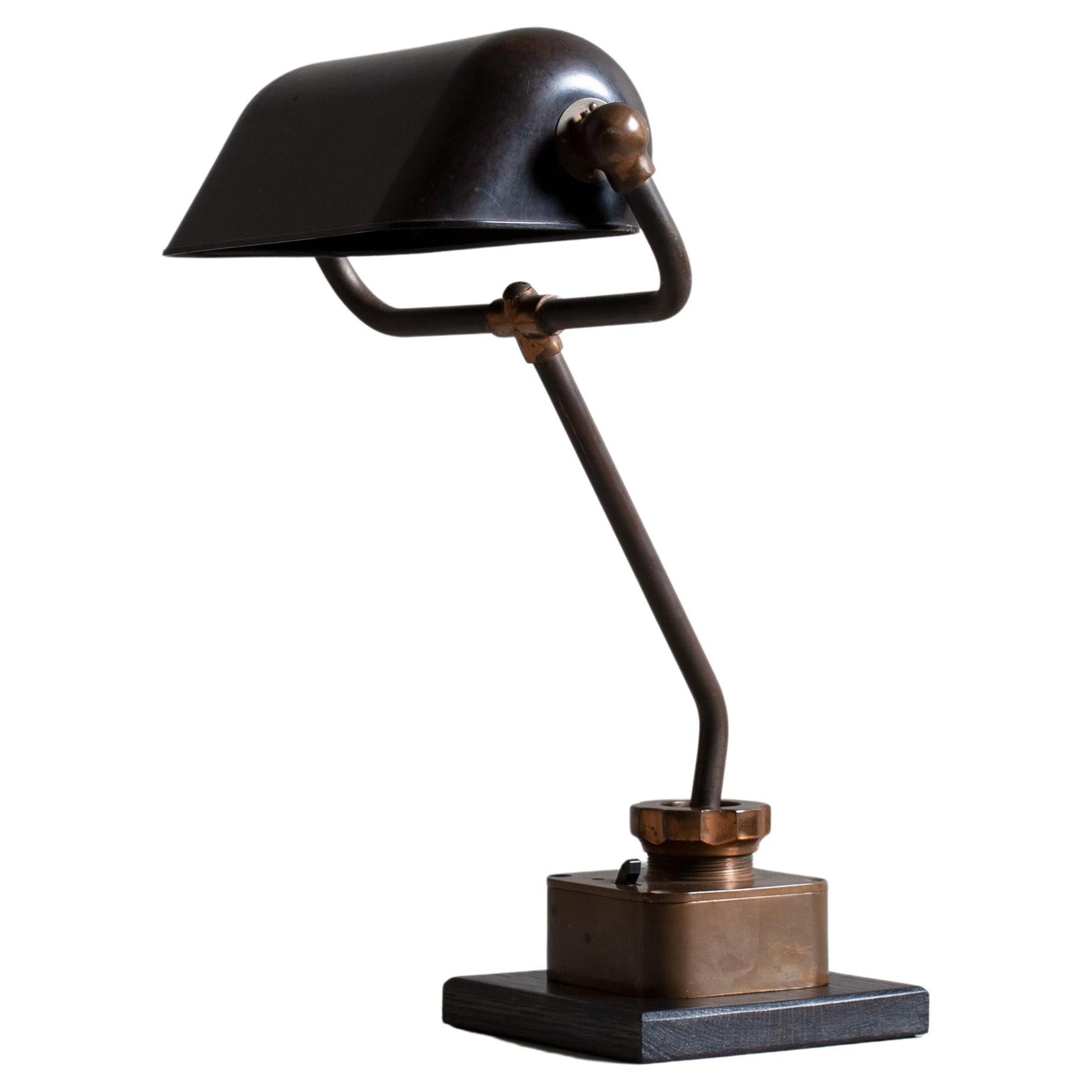 Lampe en bakélite déco 1920 en vente