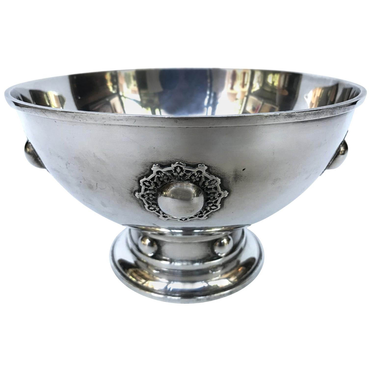 1920s Decorative Hawkes Sterling Silver Bowl by O. R. Dunn For Sale