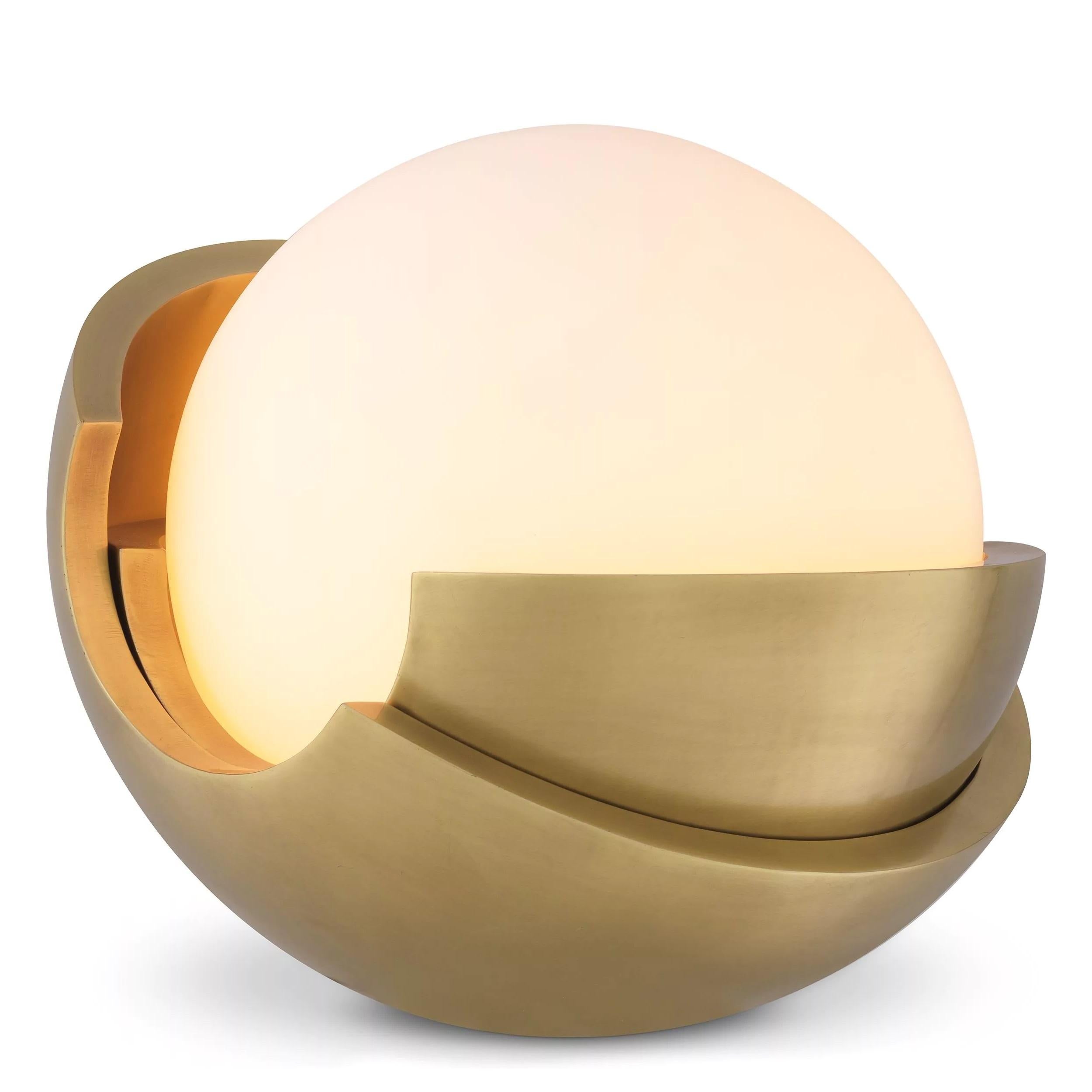 Design- und Art-Déco-Tischlampe aus Messing und weißem Opalglas aus den 1920er Jahren (Art déco) im Angebot