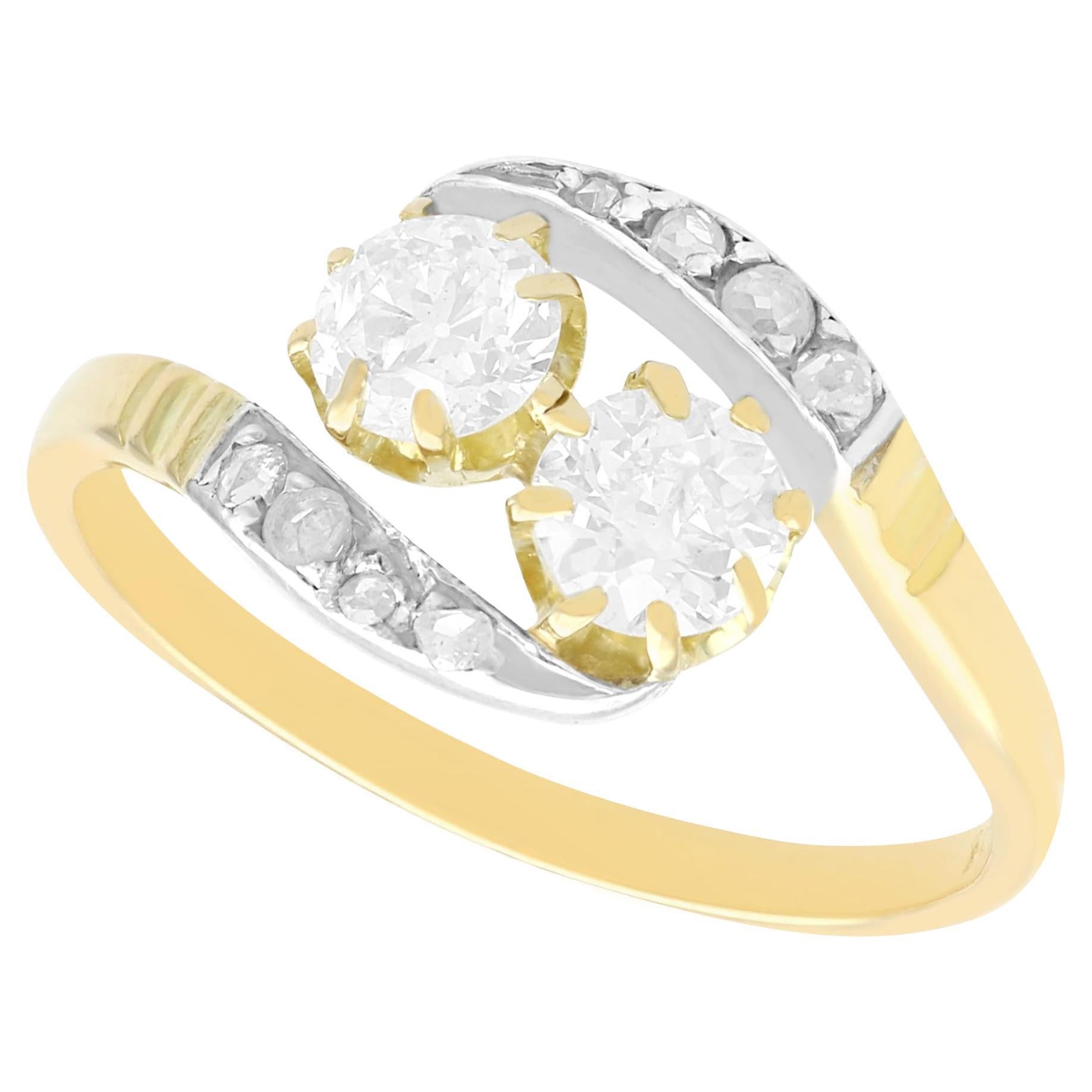 Bague torsadée en or jaune et diamants des années 1920, sertie d
argent