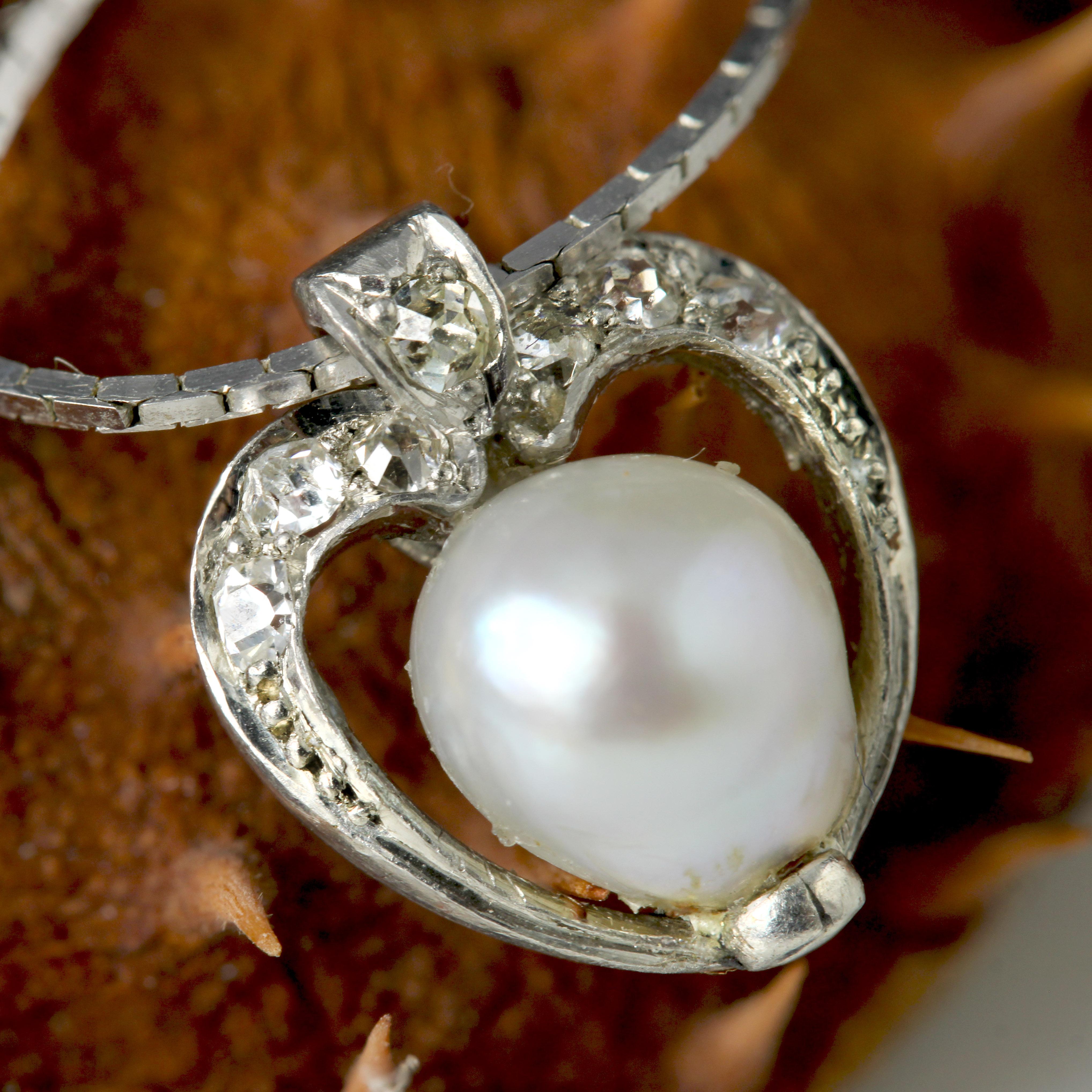 1920s Diamond Fine Pearl Platinum Pendant and 18 Karat White Gold Chain Necklace For Sale 5