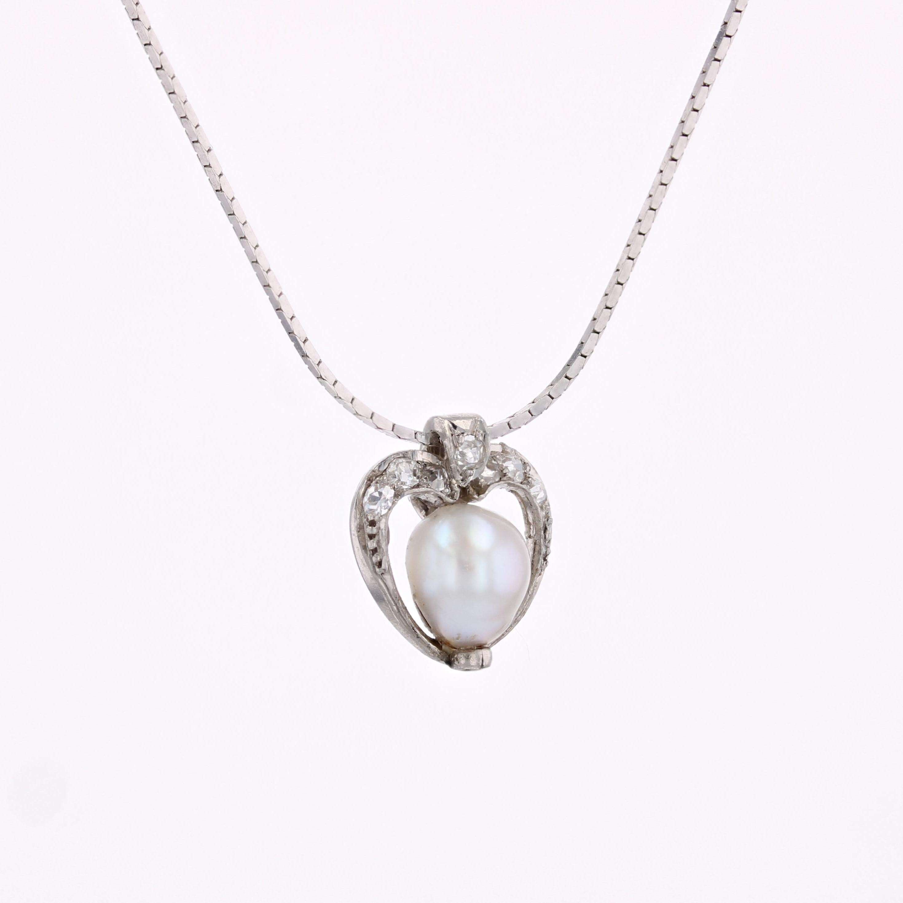 1920s Diamond Fine Pearl Platinum Pendant and 18 Karat White Gold Chain Necklace In Good Condition For Sale In Poitiers, FR