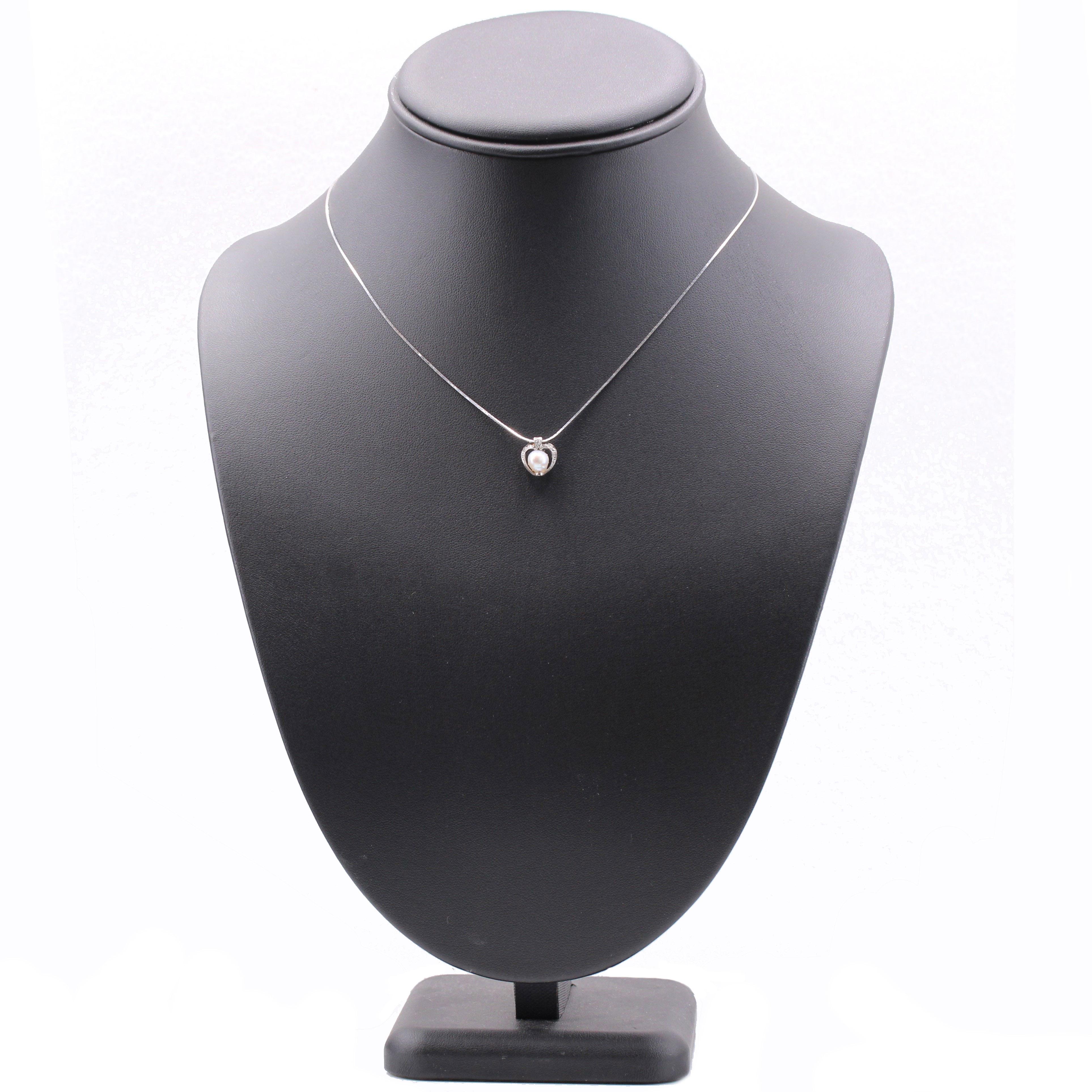 1920s Diamond Fine Pearl Platinum Pendant and 18 Karat White Gold Chain Necklace For Sale 1