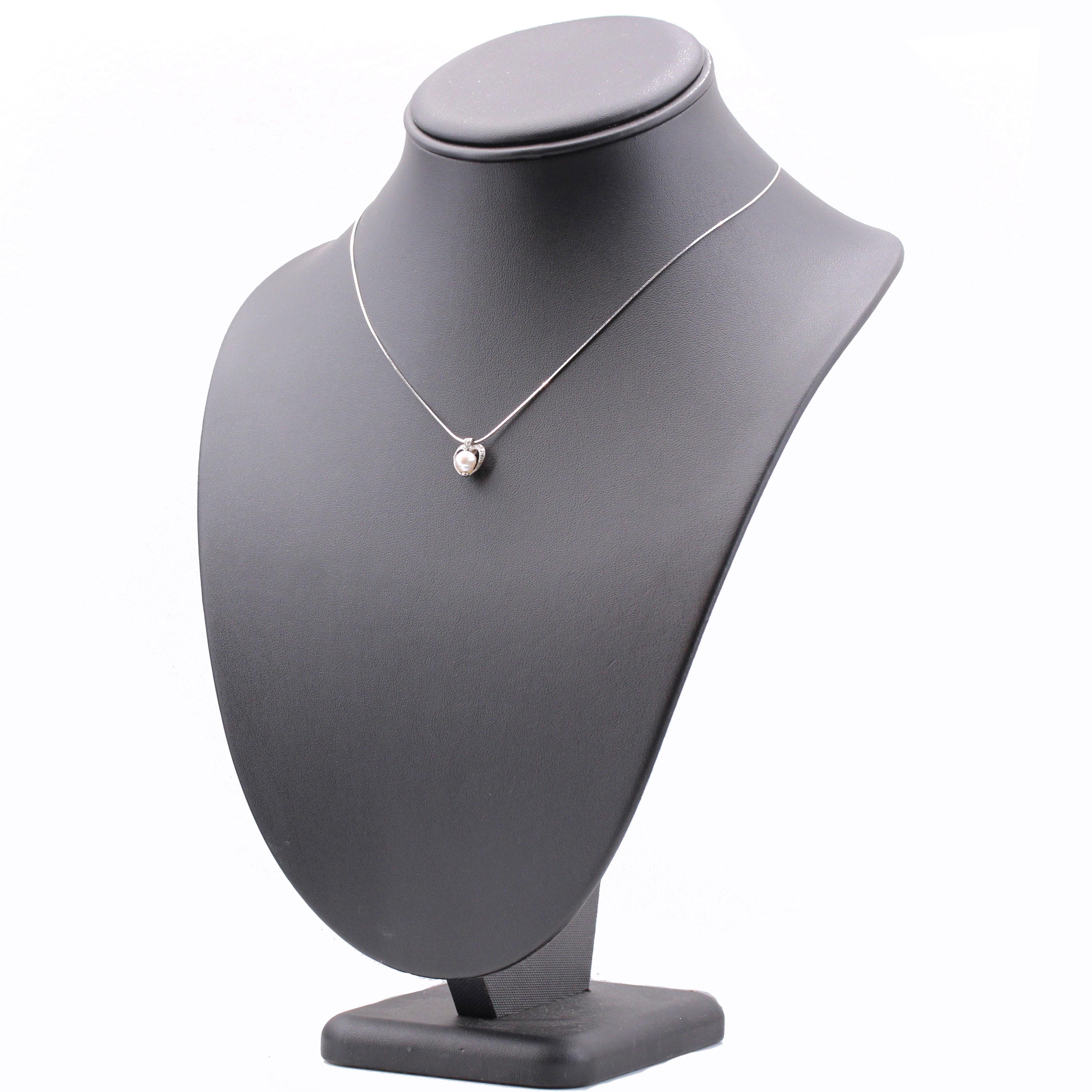 1920s Diamond Fine Pearl Platinum Pendant and 18 Karat White Gold Chain Necklace For Sale 2