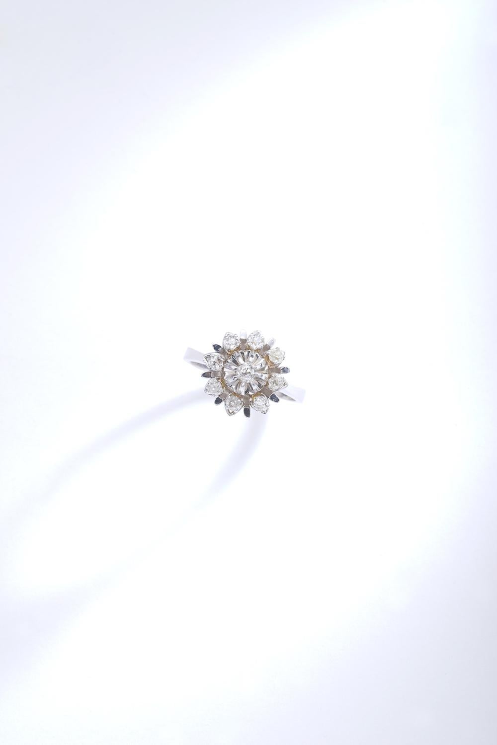 Round Cut 1920s Diamond on White Gold Flower Ring