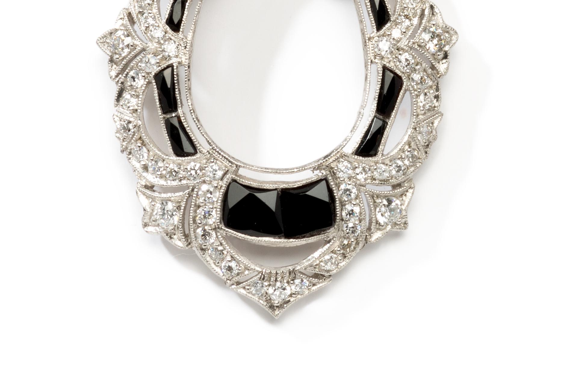 1920s Diamond, Onyx, Platinum Dangle Earrings In Excellent Condition In Berlin, DE