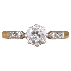1920
s Diamond Solitaire Ring with Diamond Shoulders in 18ct Yellow Gold 
Plat
