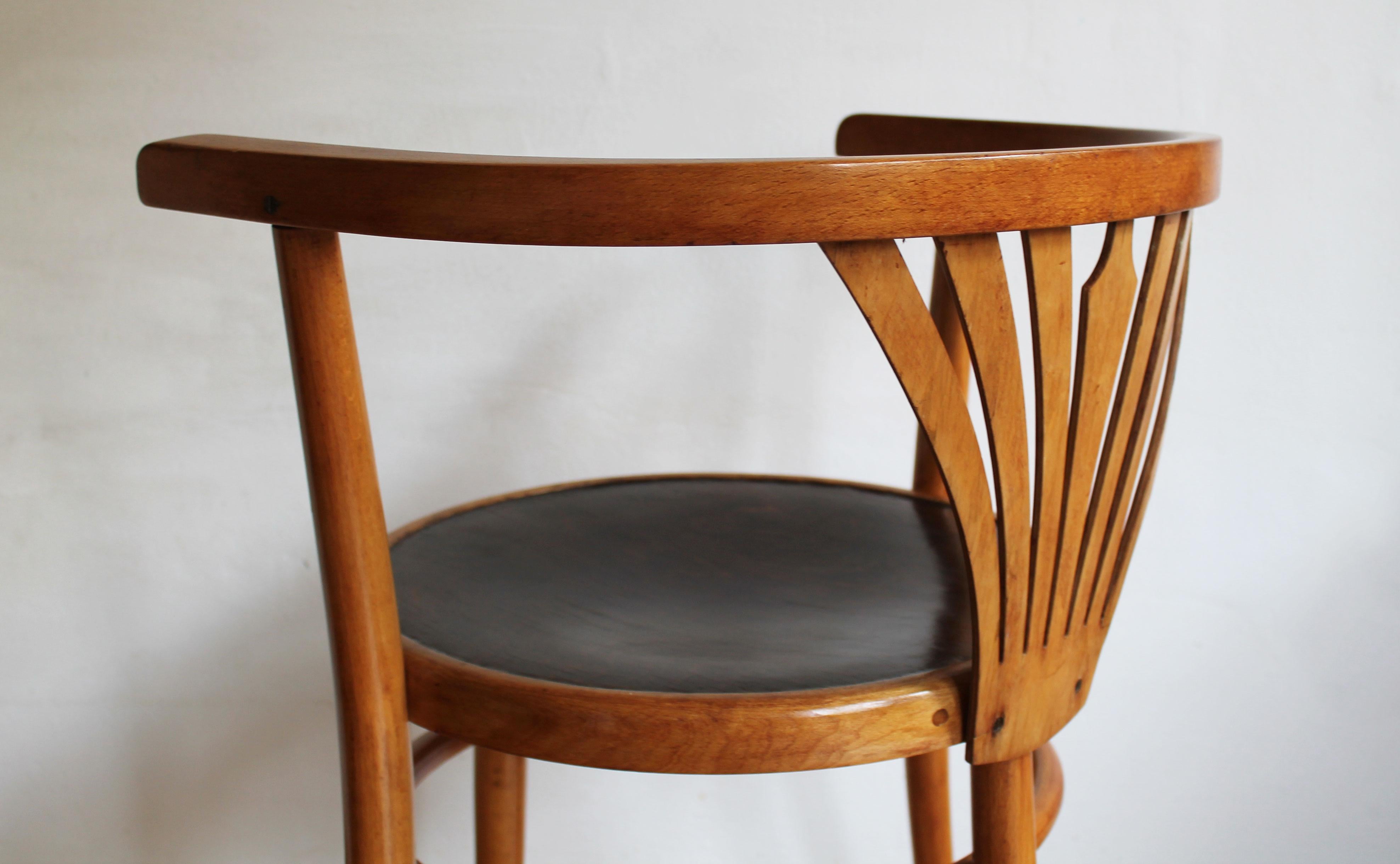 1920's Dining Chair model B 28 by Thonet For Sale 4