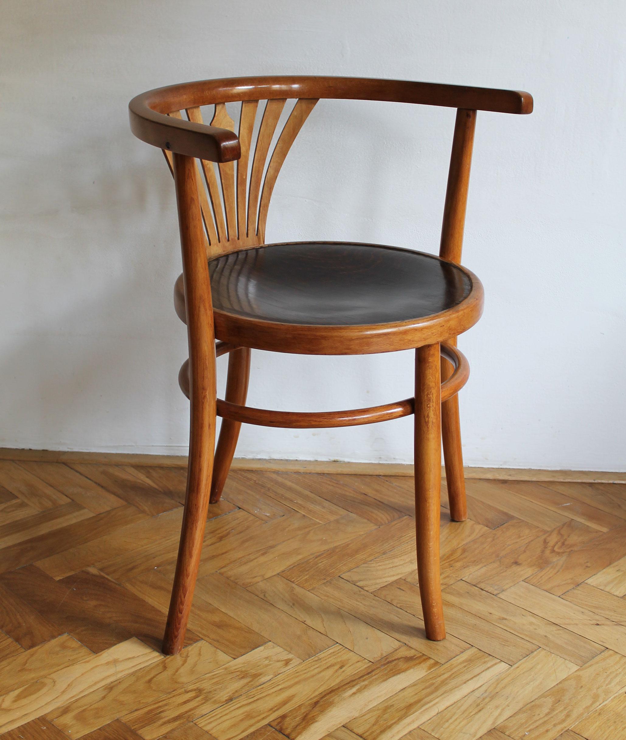 These dining chair were originally designed by the Thonet company in 1904, as model No. 28. This particular model is believed to be made by Thonet in one of their factories in former Czechoslovakia around 1926.

This piece has got an interesting