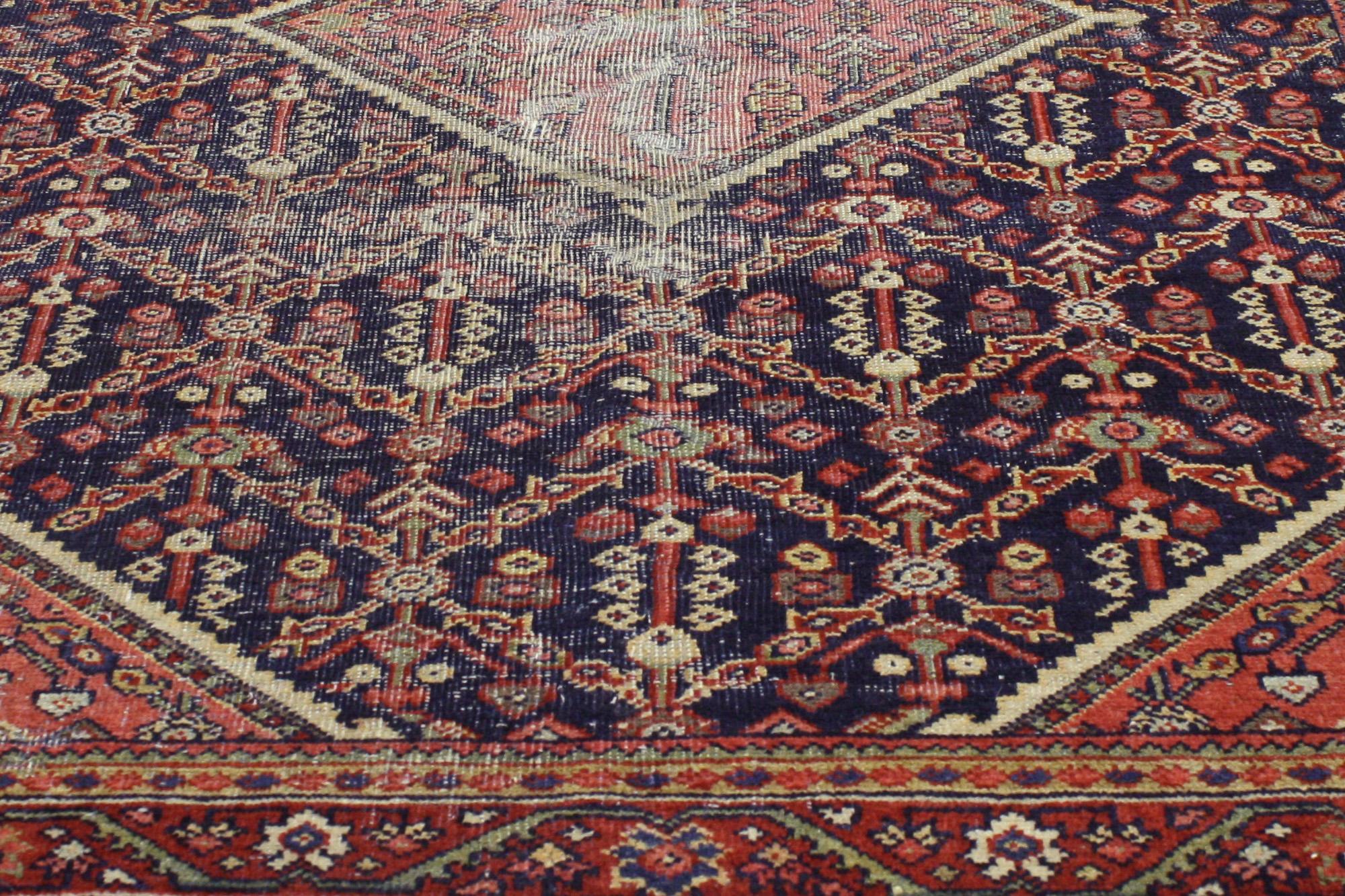 1920's Distressed Antike Persische Mahal Teppich (20. Jahrhundert) im Angebot