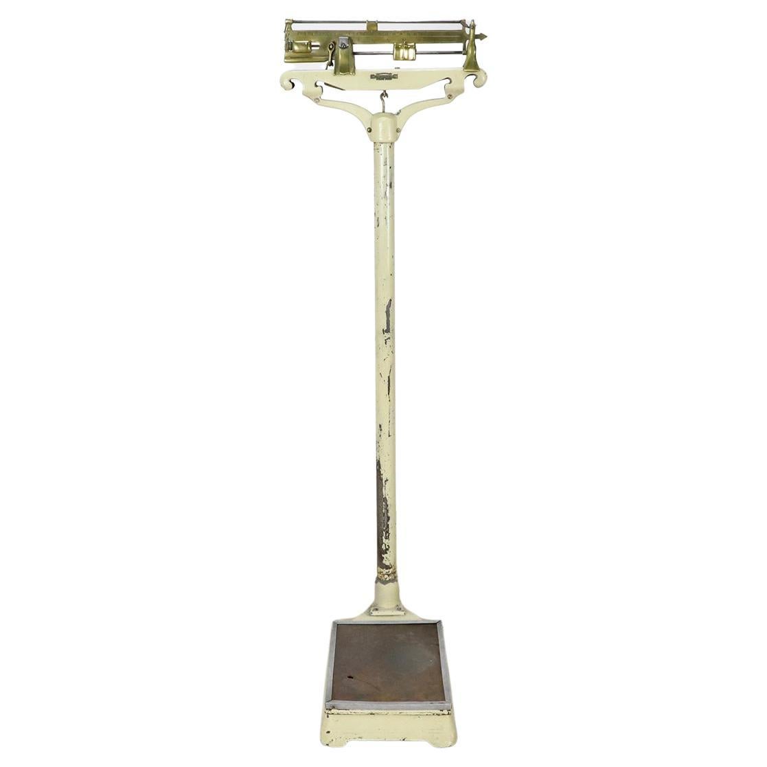1920s Doctors' Medical Scale Mechanical Stand Up with Weights For Sale