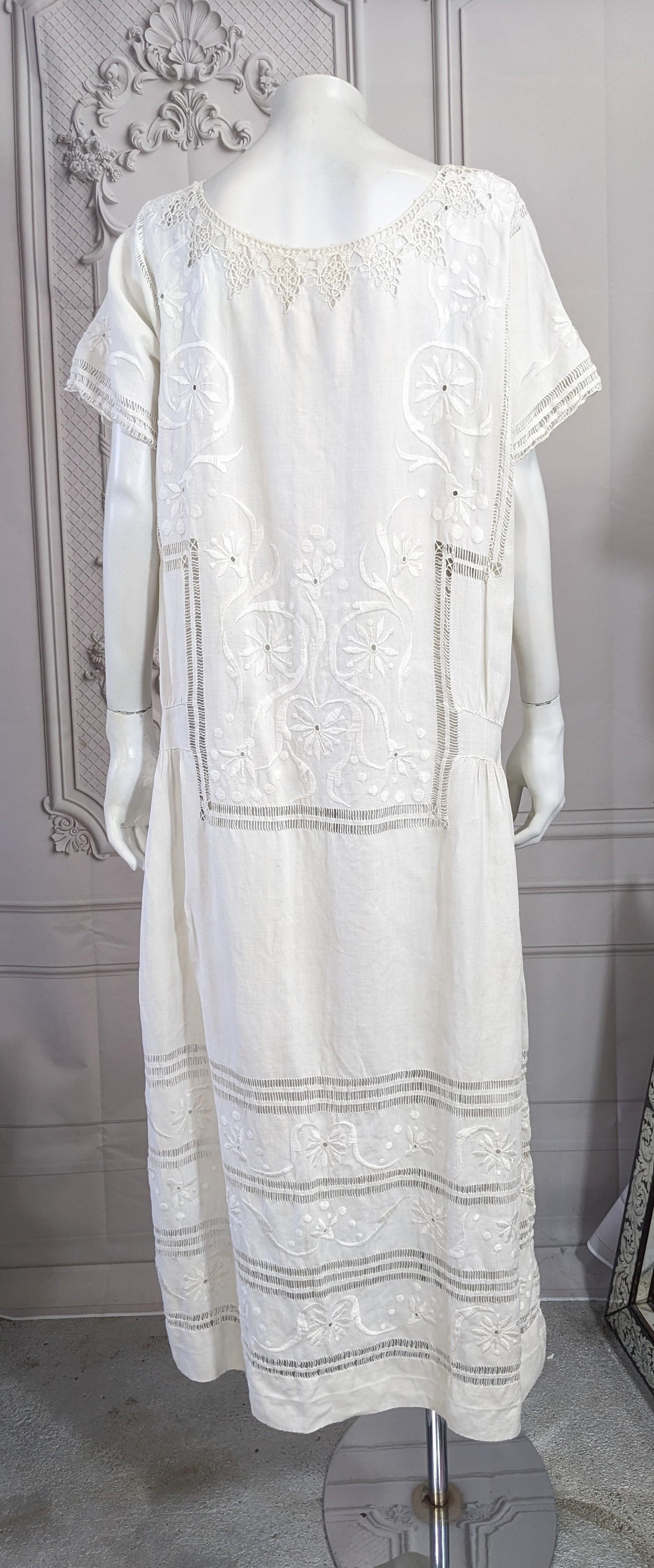 1920's Drop Waist Decorated Edwardian Linen Dress For Sale 4