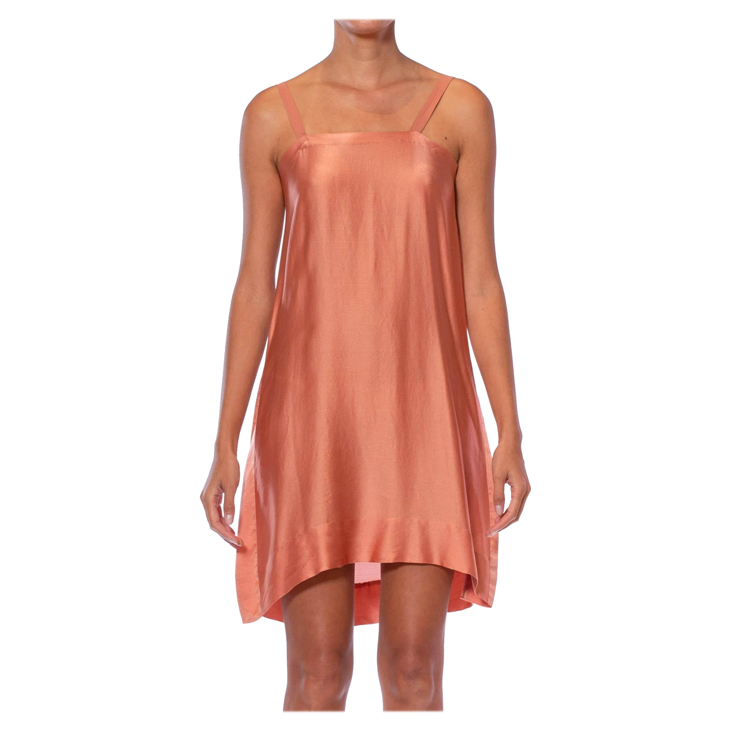 Staubrosa Seiden-Charmeuse aus den 1920er Jahren  Slip Slip-Kleid Schön unter Schwarz oder Ecru-Spitzen