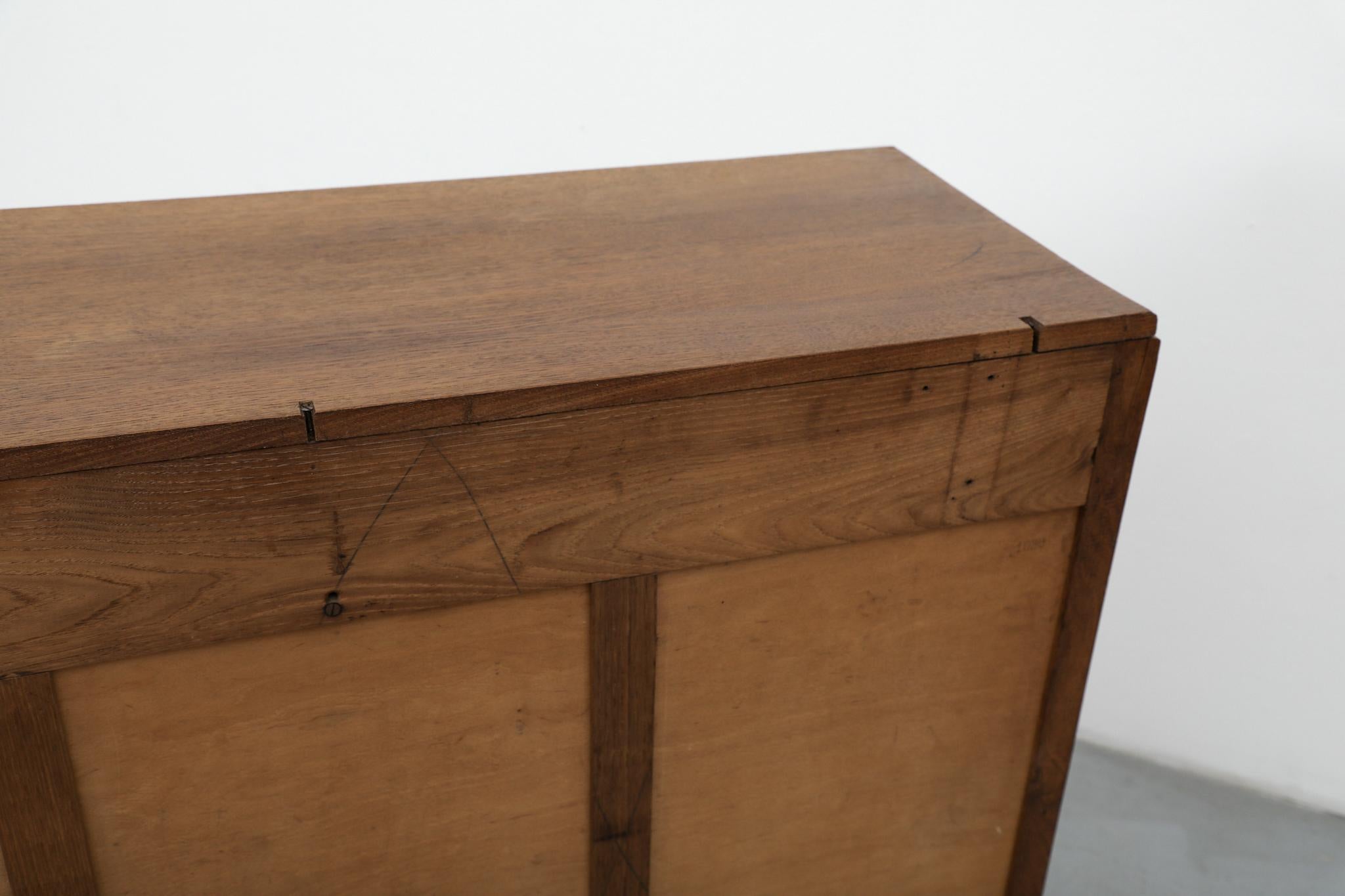 Cabinet o credenza in Oak Oak della scuola olandese Art Deco degli anni '20, con accenti neri in vendita 4