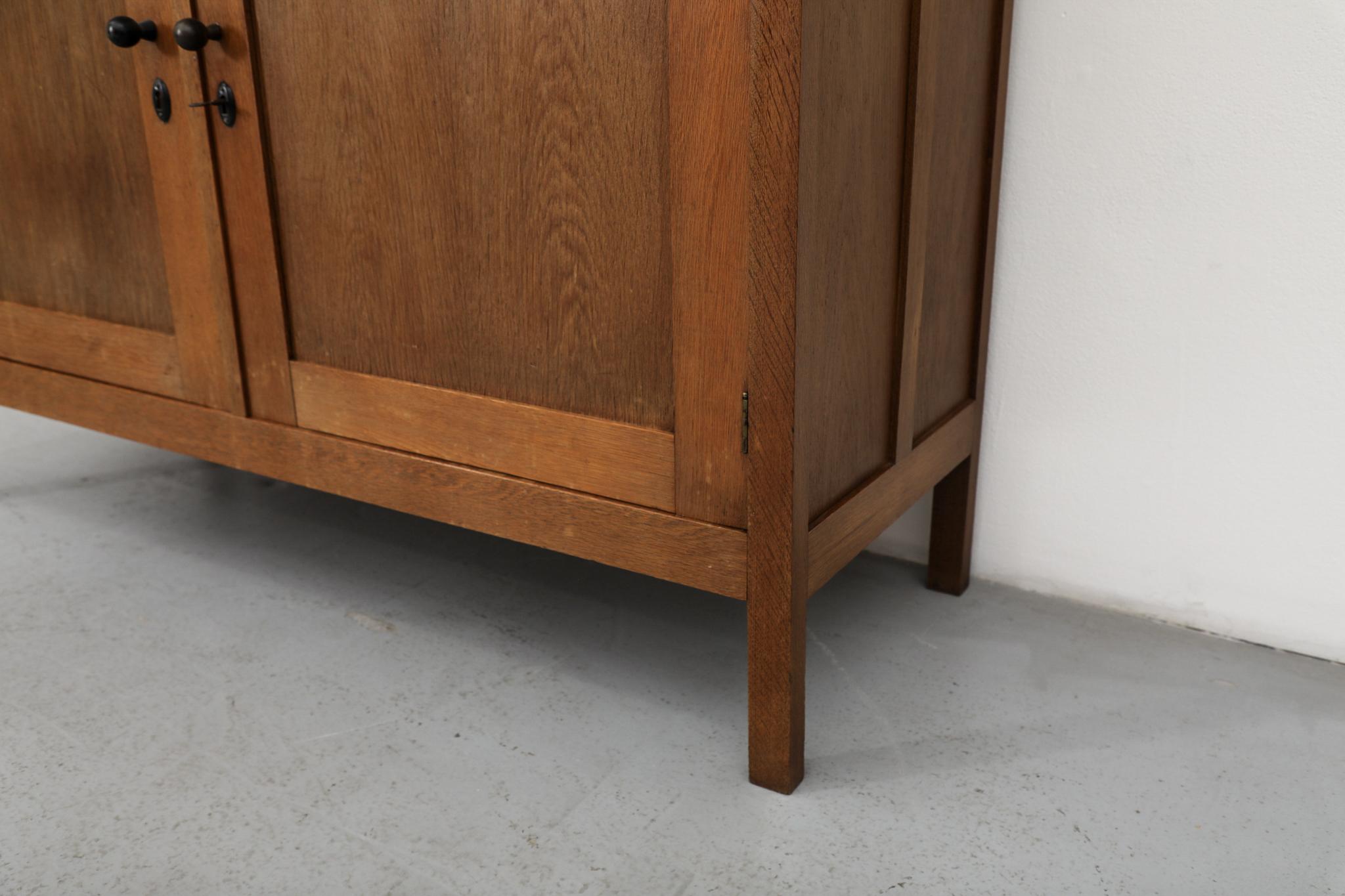 Cabinet o credenza in Oak Oak della scuola olandese Art Deco degli anni '20, con accenti neri in vendita 6