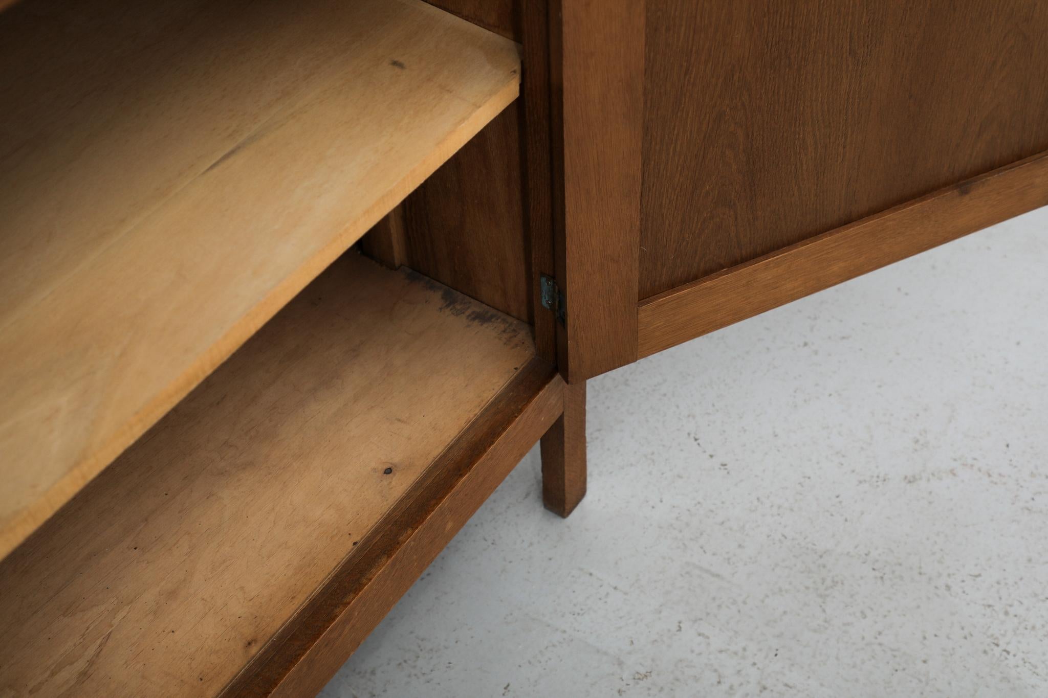 Cabinet o credenza in Oak Oak della scuola olandese Art Deco degli anni '20, con accenti neri in vendita 12