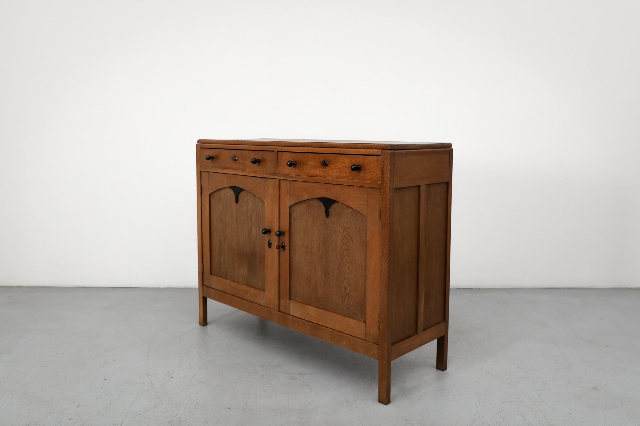 Art Déco Cabinet o credenza in Oak Oak della scuola olandese Art Deco degli anni '20, con accenti neri in vendita