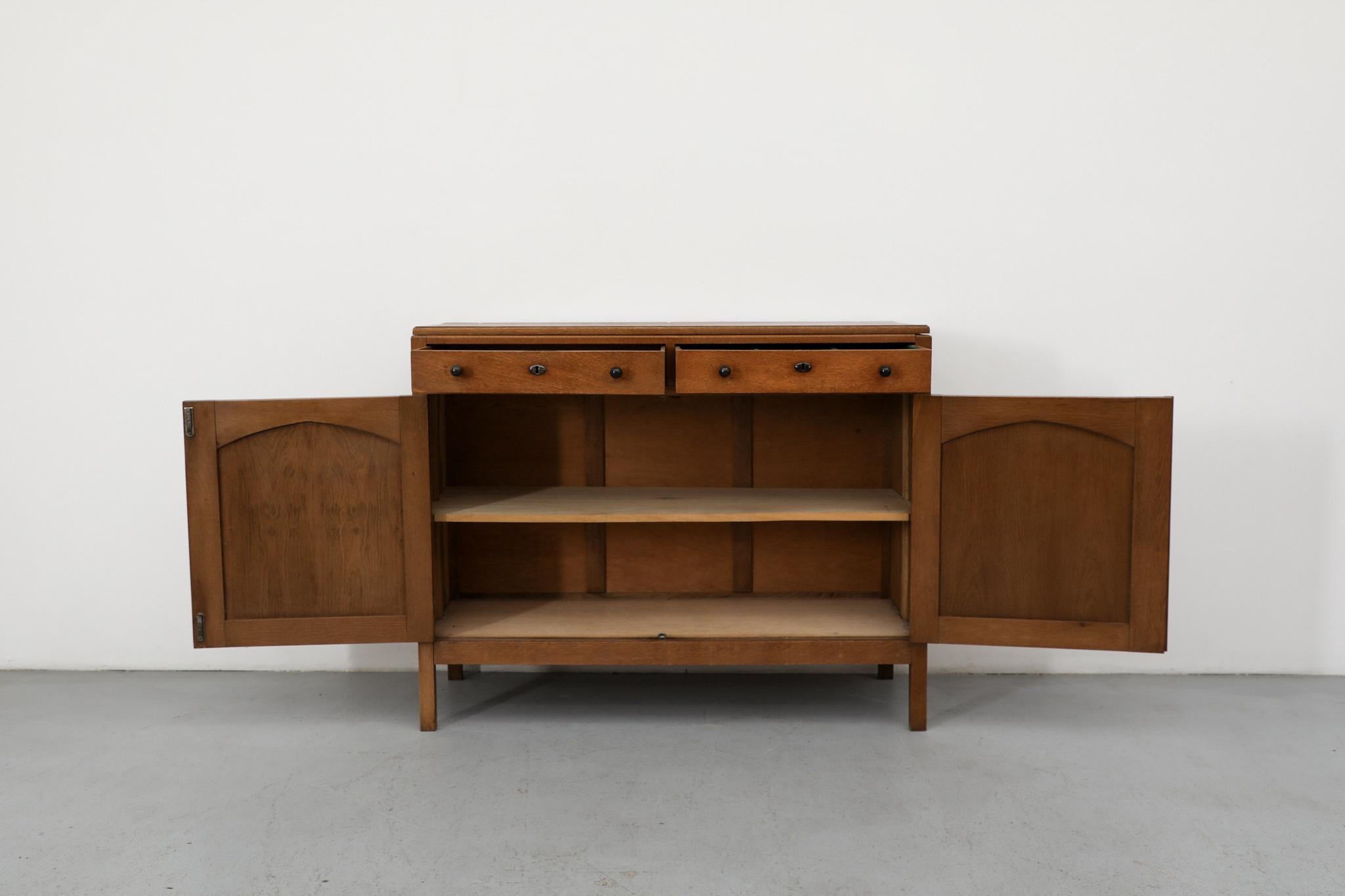 Feltro Cabinet o credenza in Oak Oak della scuola olandese Art Deco degli anni '20, con accenti neri in vendita
