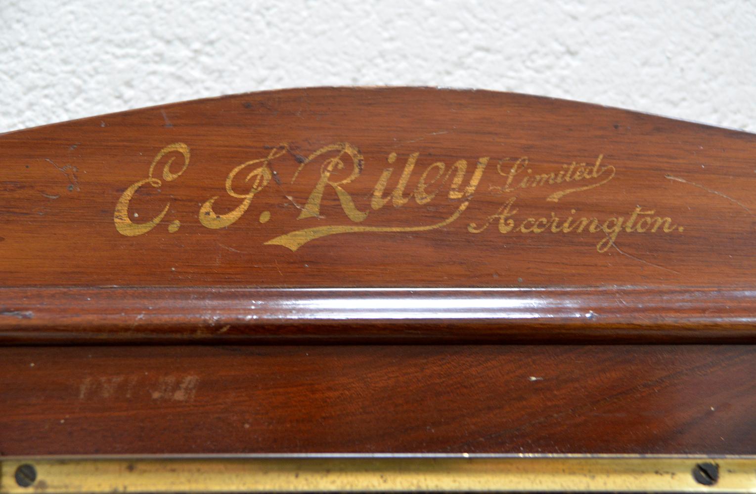 1920s E J Riley Ltd Accrington Mahogany Billiard Score Board Snooker Sporting In Good Condition In Sherborne, Dorset